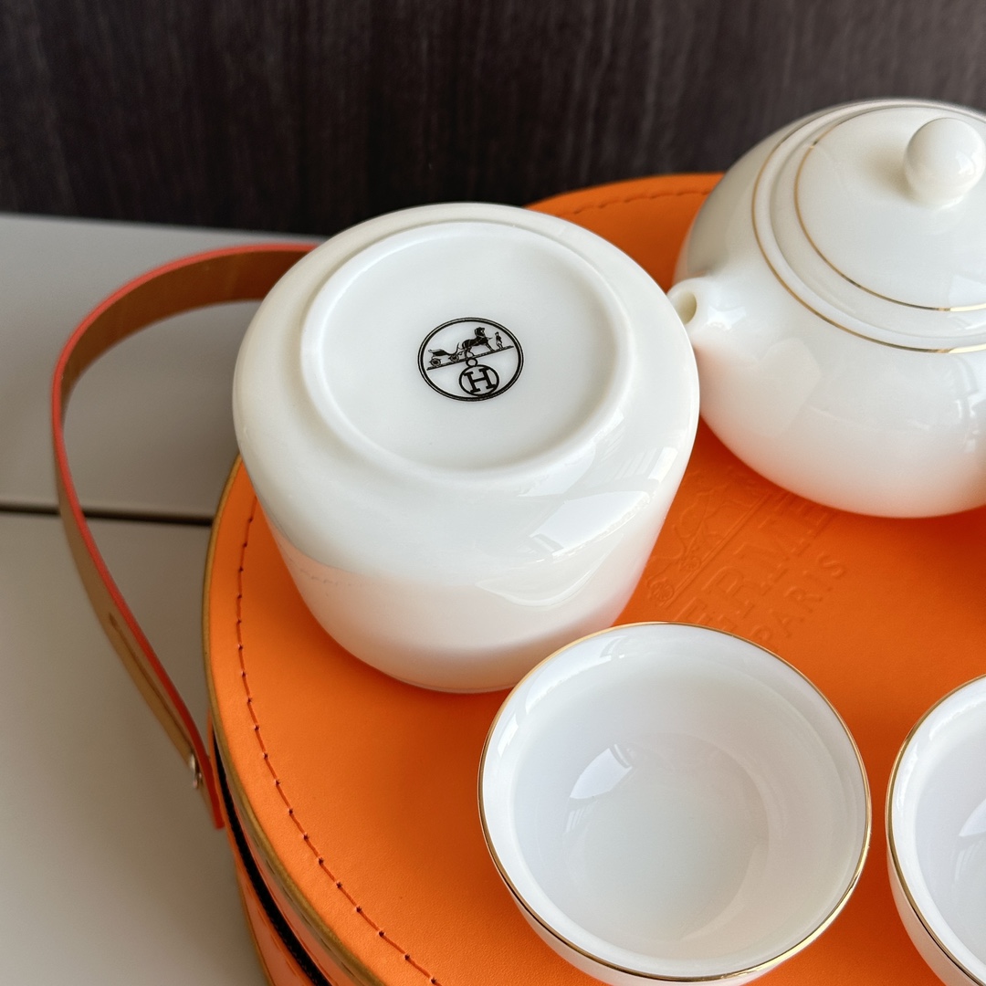 Hermès Suet Jade Porcelain Travel Tea Set - Comprehensive 9