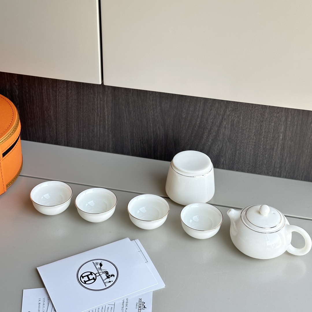 Hermès Suet Jade Porcelain Travel Tea Set - Comprehensive 5