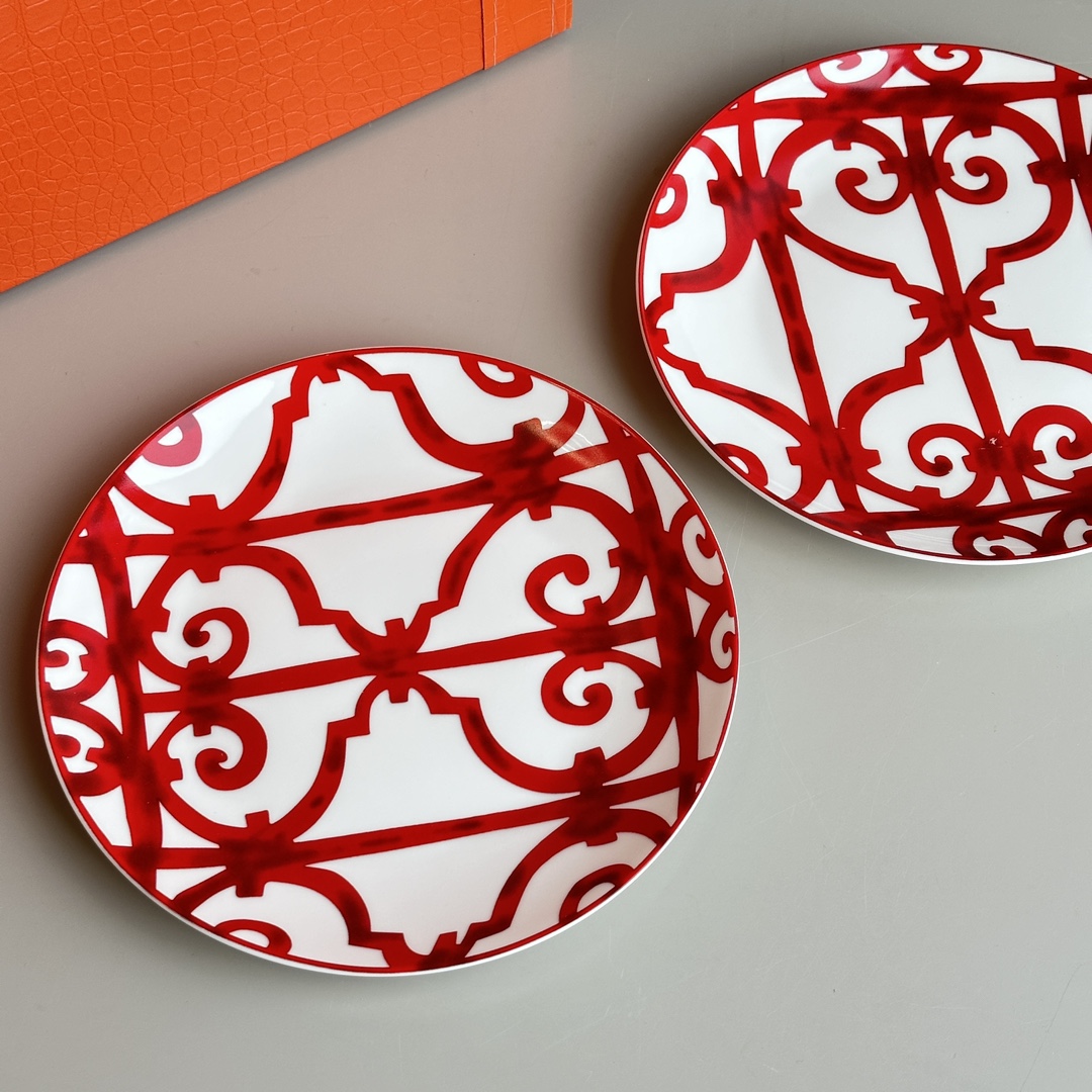 Set of 2 Flat Plates (8 in) – Diameter: 20 cm, Height: 2 cm - Comprehensive 2