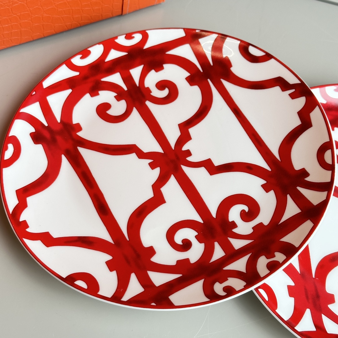Set of 2 Flat Plates (8 in) – Diameter: 20 cm, Height: 2 cm - Comprehensive 4