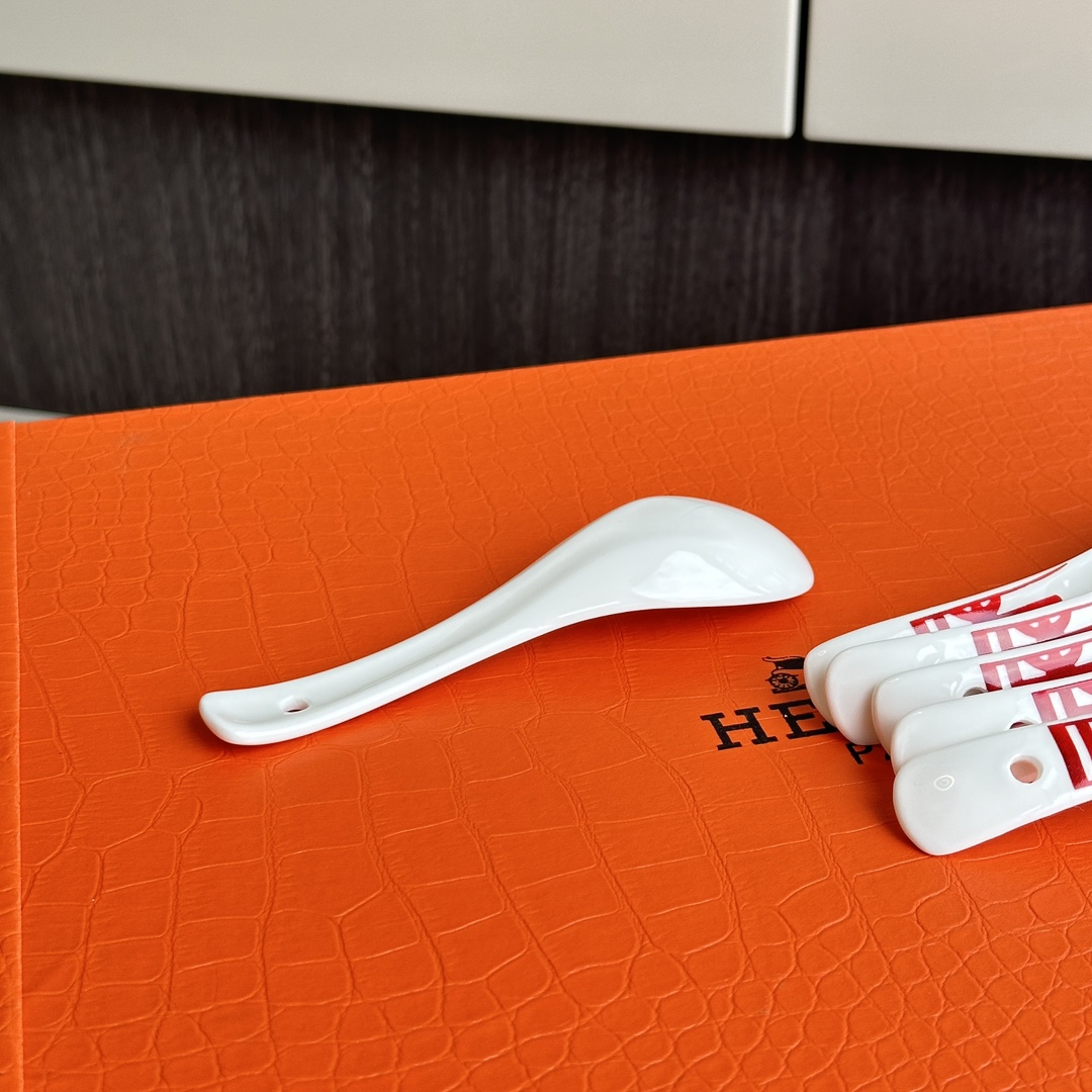 Soup Spoon (1): Length 24 cm - Comprehensive 9