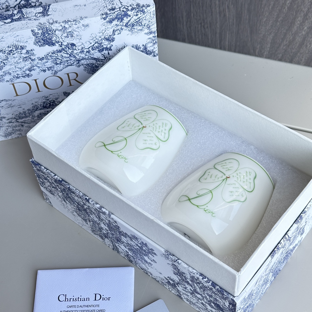 DIOR铃兰系列四叶草羊脂玉陶瓷罐香薰蜡烛 2