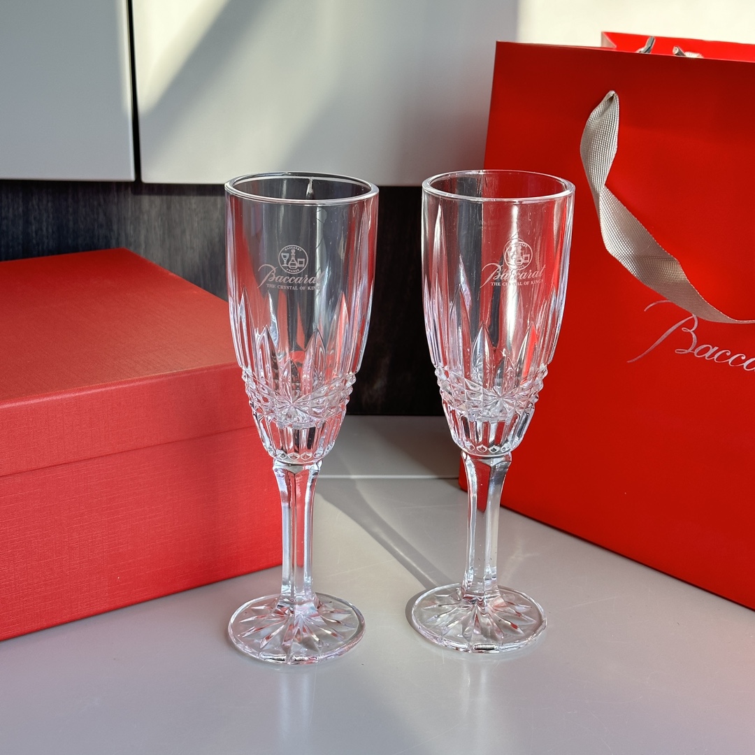 The Baccarat embossed cut-crystal stemmed glass is crafted from high-str - Comprehensive 5