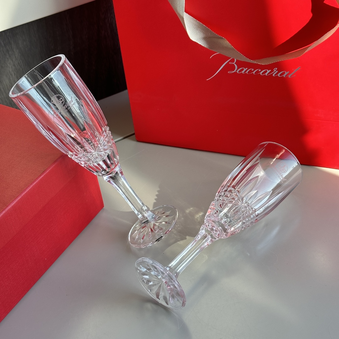 The Baccarat embossed cut-crystal stemmed glass is crafted from high-str - Comprehensive 8