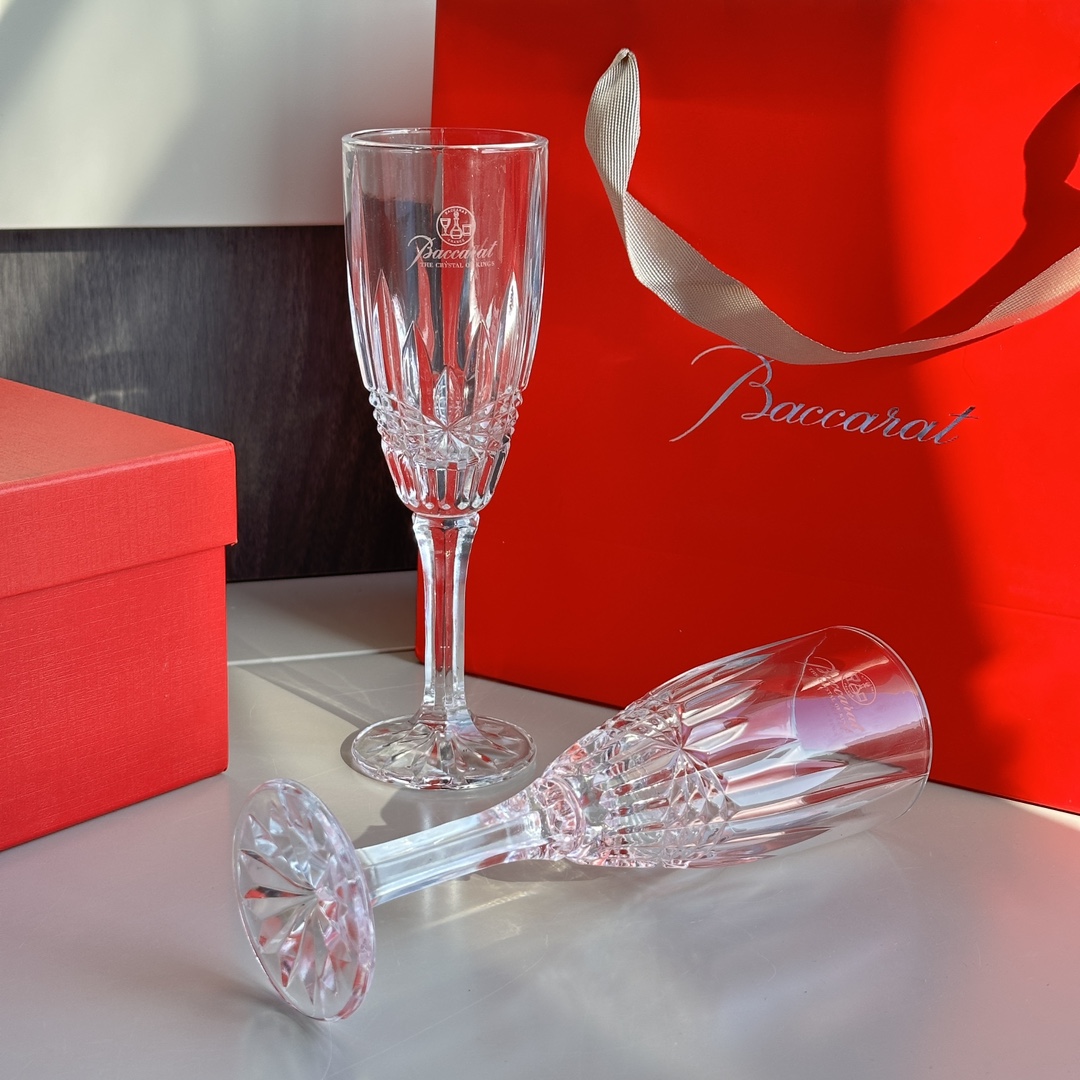 The Baccarat embossed cut-crystal stemmed glass is crafted from high-str - Comprehensive 9
