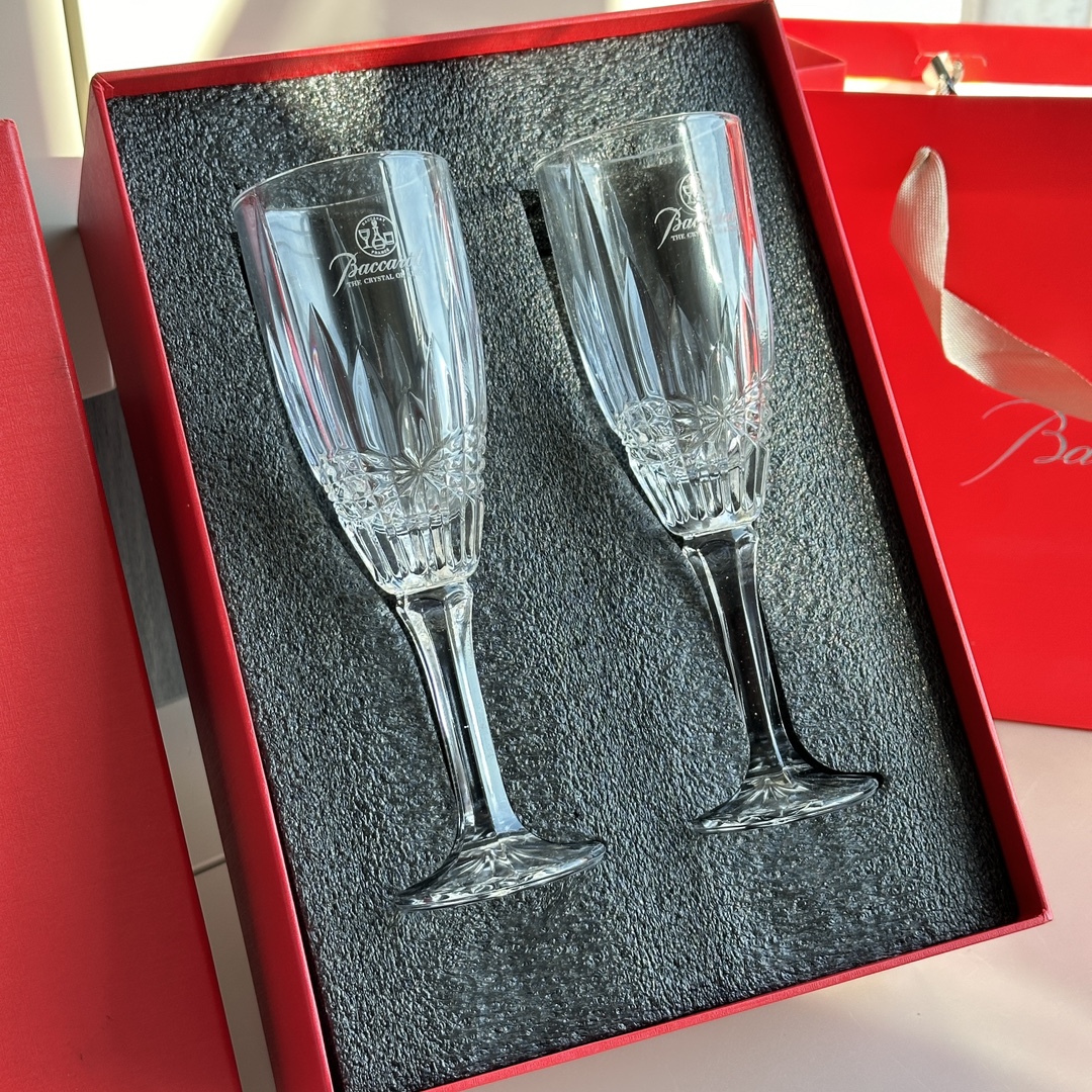 The Baccarat embossed cut-crystal stemmed glass is crafted from high-str - Comprehensive 2