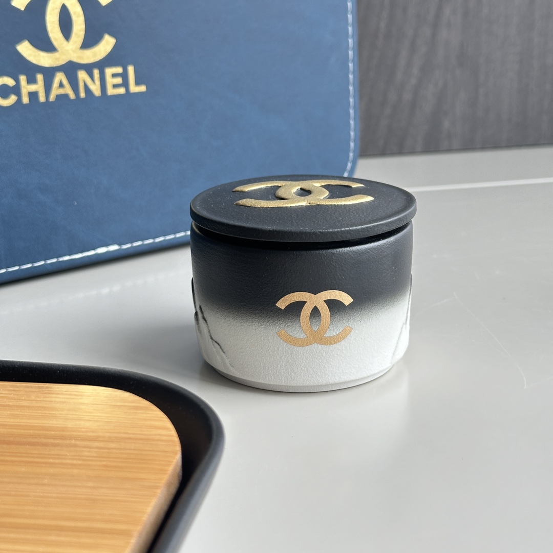 strong fragrance locking and freshness preservation, wide and round - Perfume