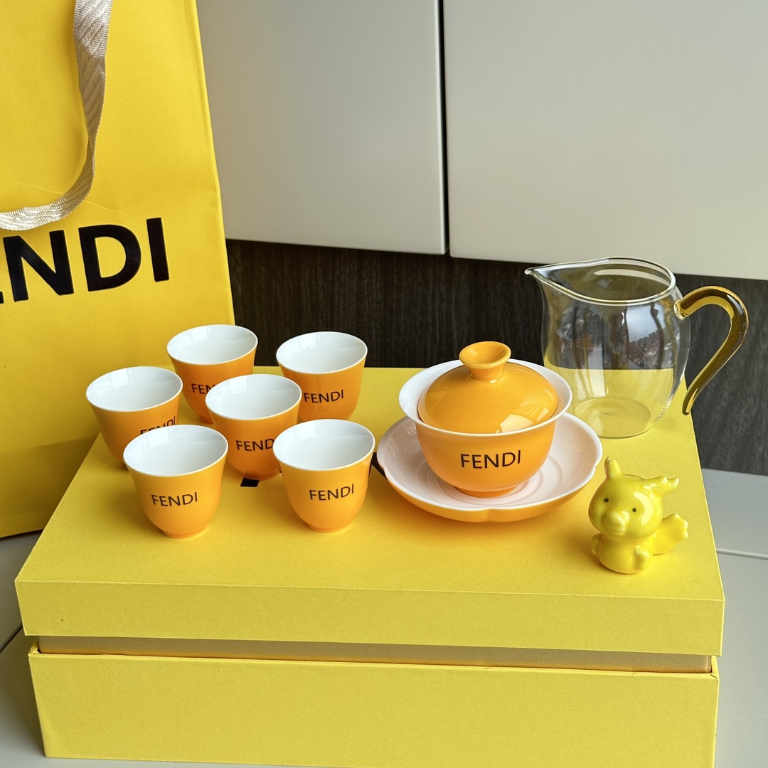 Fendi龙年限定茶具礼盒 一套功夫茶具走天下 6