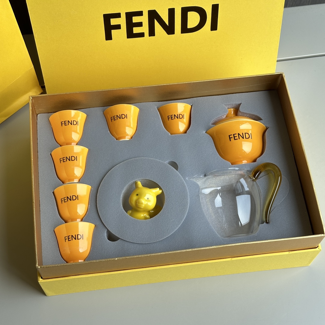 Fendi龙年限定茶具礼盒 一套功夫茶具走天下 2