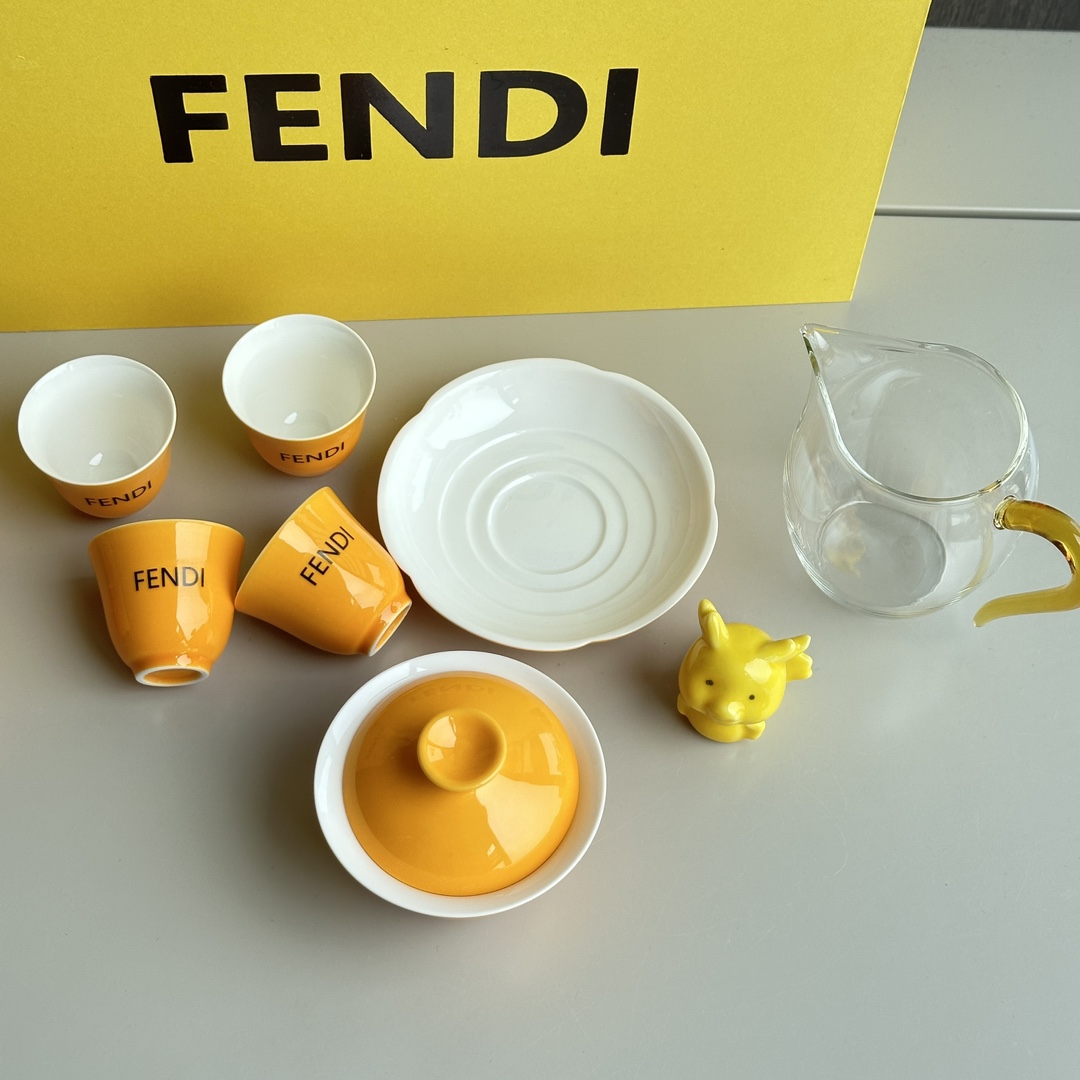 Fendi龙年限定茶具礼盒 一套功夫茶具走天下 7