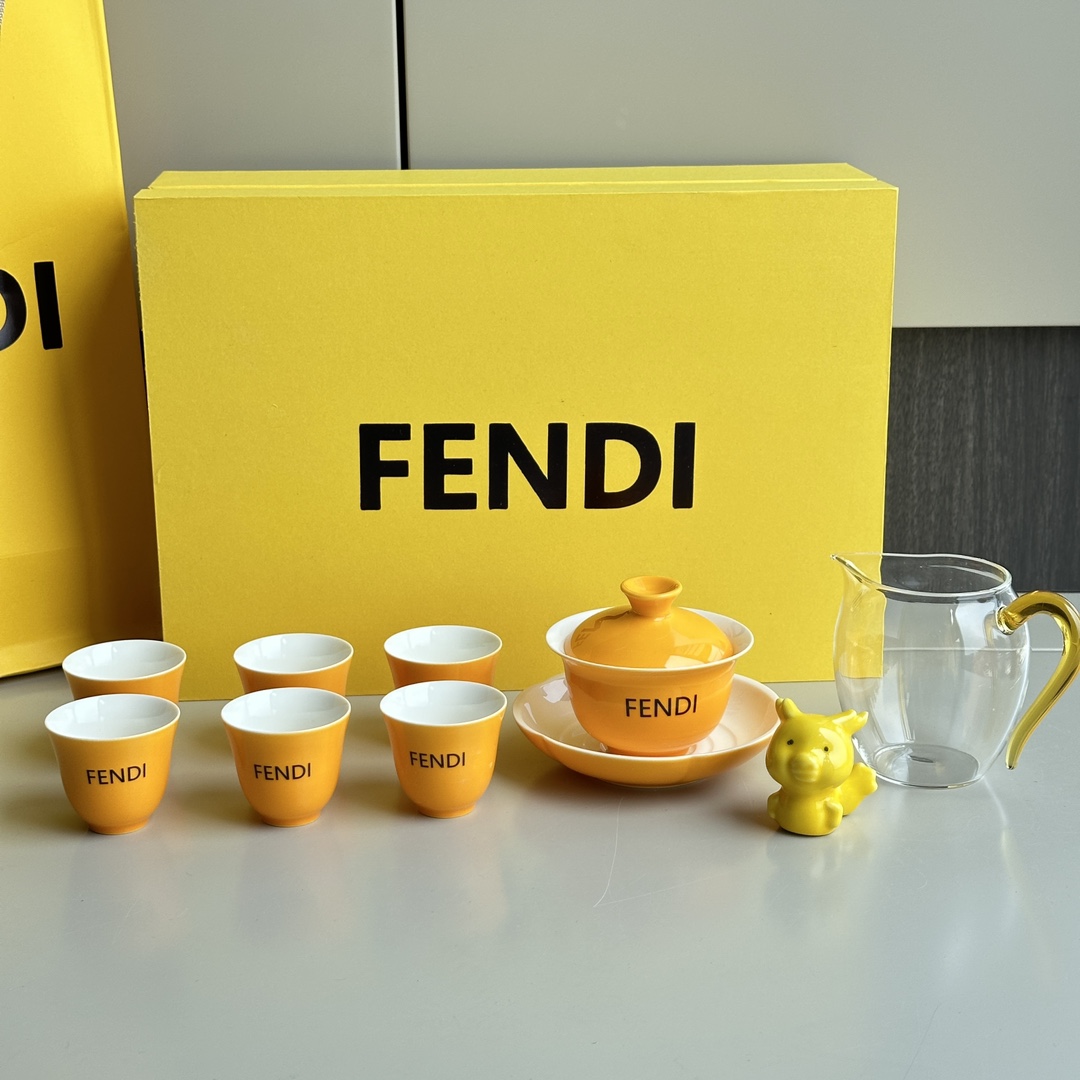 Fendi龙年限定茶具礼盒 一套功夫茶具走天下 5