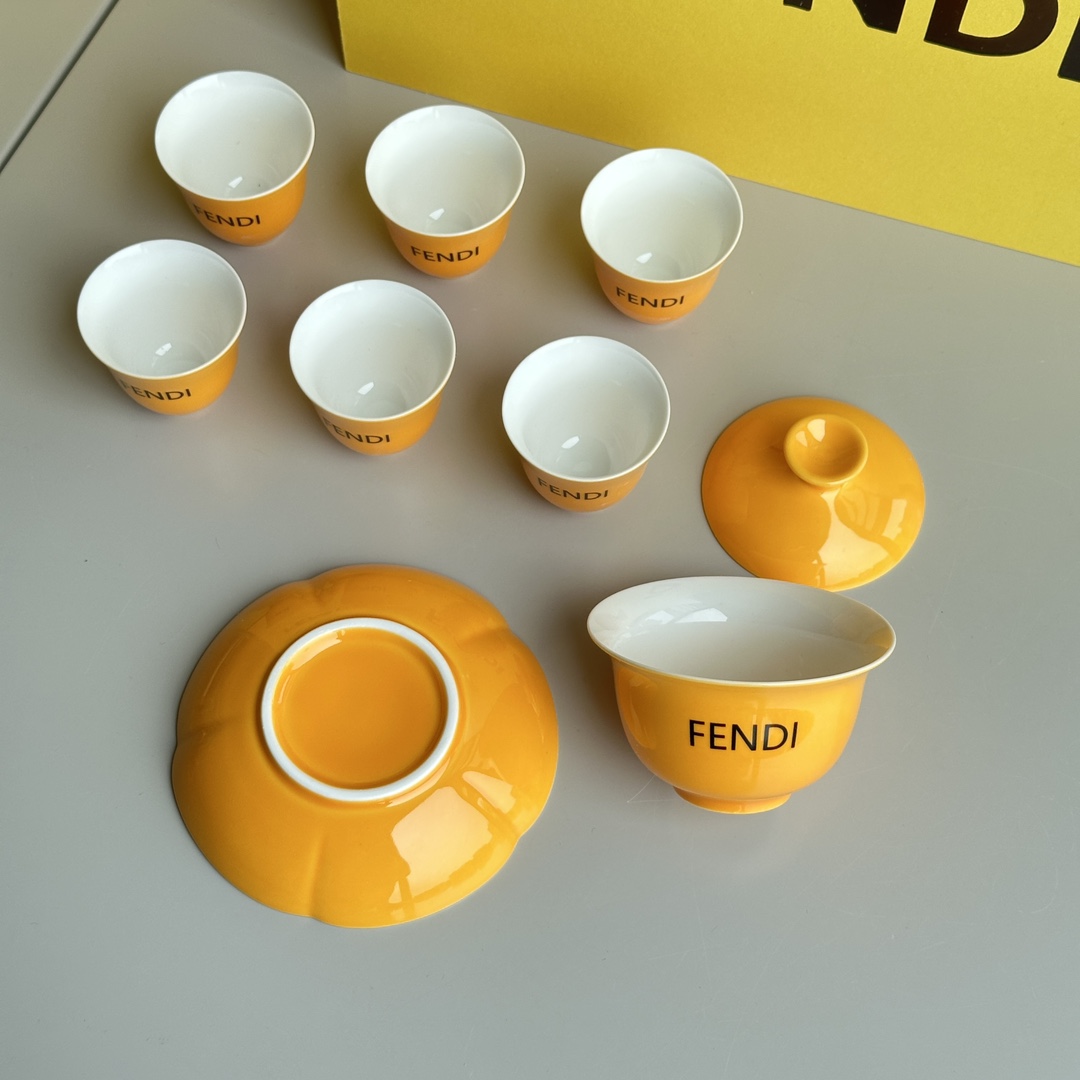 Fendi龙年限定茶具礼盒 一套功夫茶具走天下 9