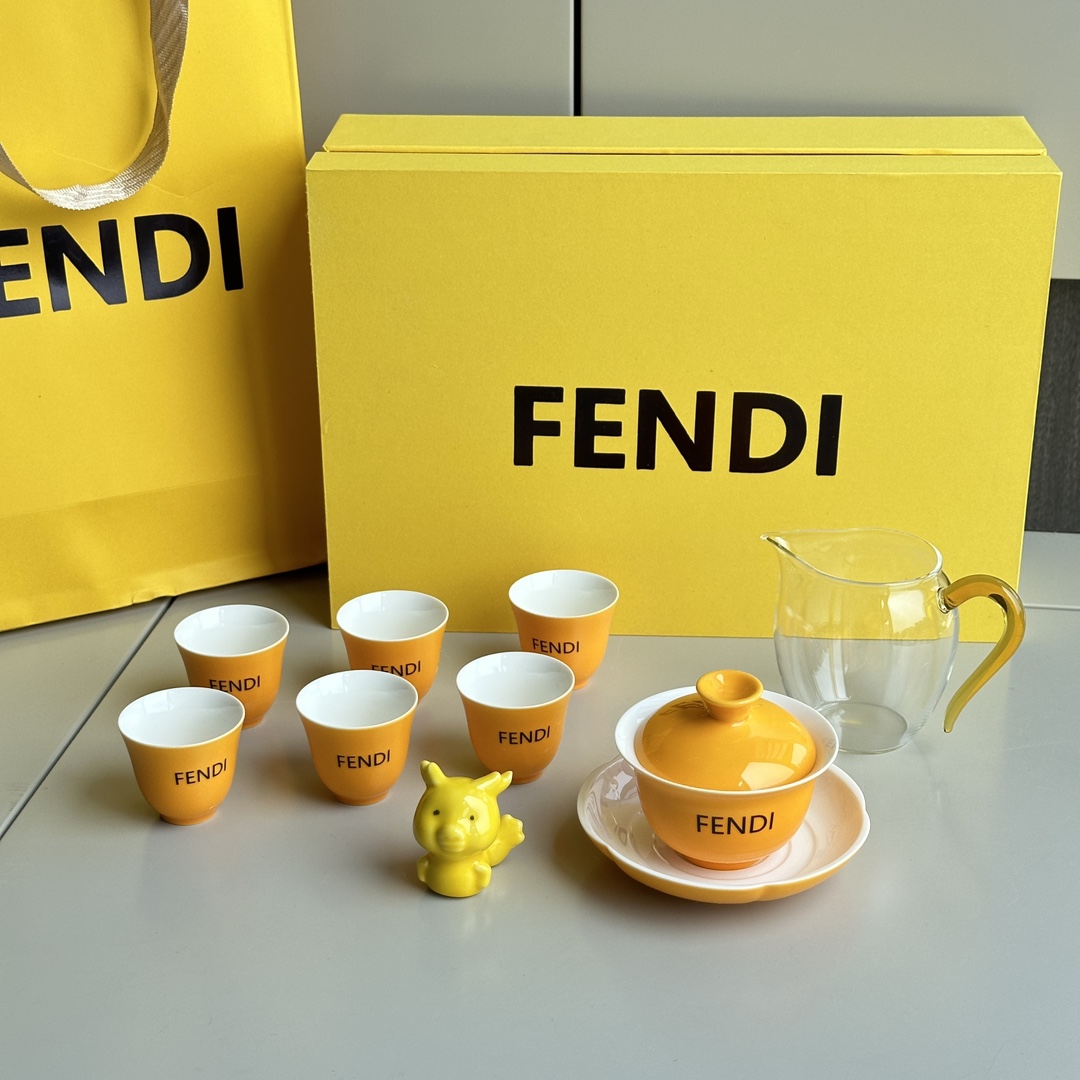 Fendi龙年限定茶具礼盒 一套功夫茶具走天下 4