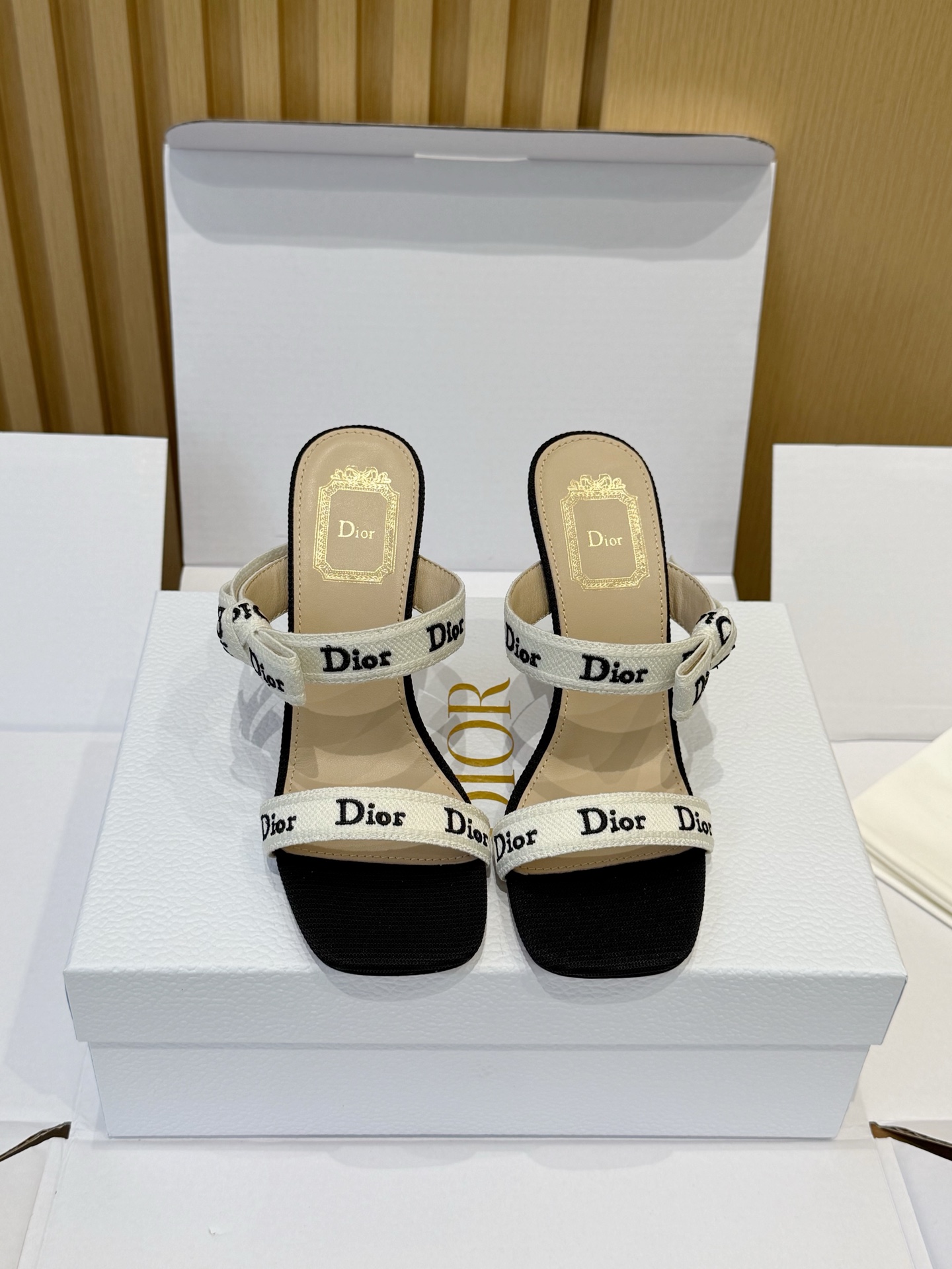 Dio* · 26a ♺ ♺ ♺ 6.5cm10cm
♺ TAGLIA 35-39 40#