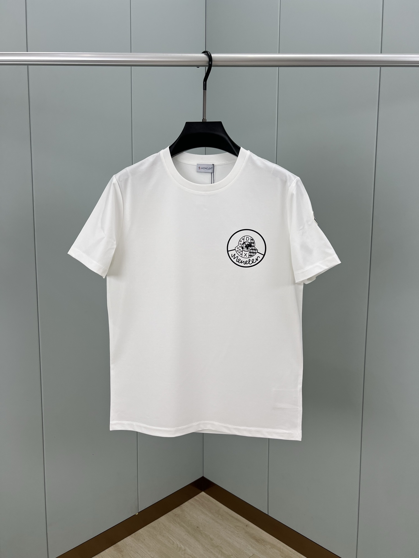 NO:124992,Moncler 25 spring and summer new printed logo short-sleeved T-shirt, using customized 80 double-strand mercerized cotton fabric; black and white S~XXXL (customized 4XL and 5XL), christian louboutin, T-shirt,tees, t-shirt,alexander wang19860909Moncler 25春夏新品印花标识短袖T恤,采用定制80支双股丝光棉面料；黑色 白色 S～XXXL（可定制4XL、5XL）,,christian louboutin,T-shirt,tees，t-shirt,alexander wang,Men's clothing