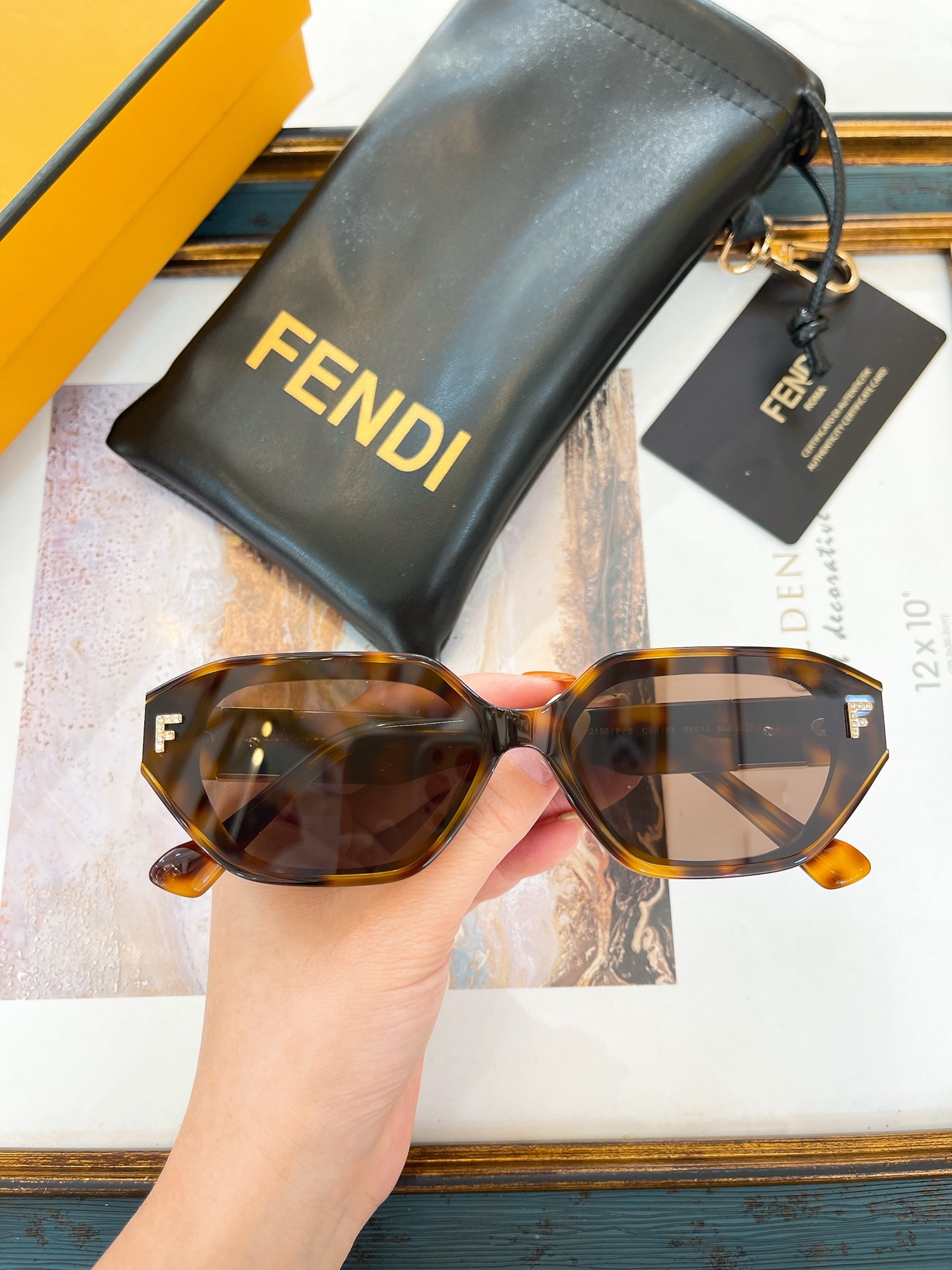 Fendi 芬迪墨镜