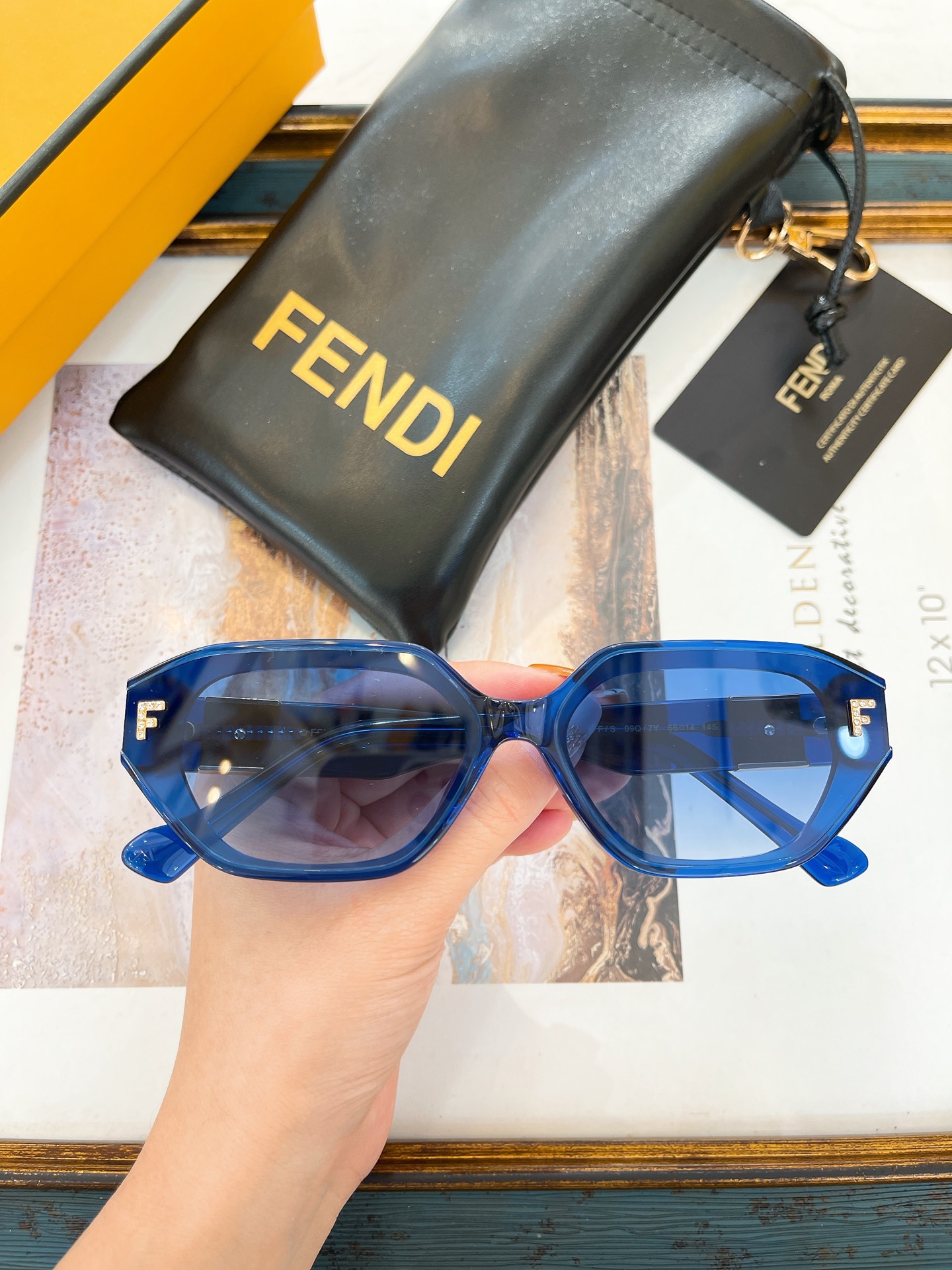 Fendi 芬迪墨镜