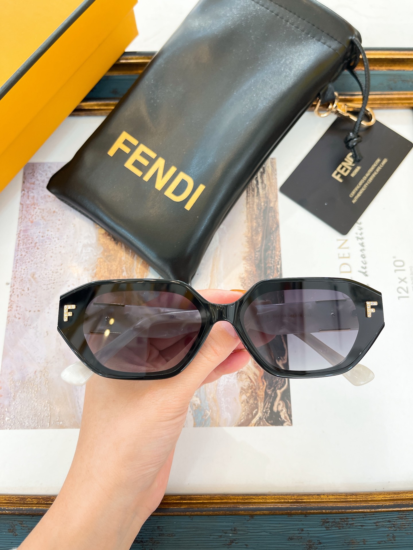 Fendi 芬迪墨镜