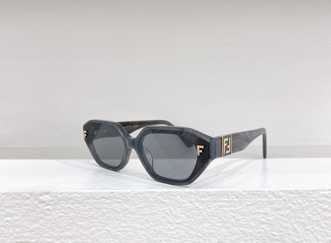 Fendi 芬迪墨镜