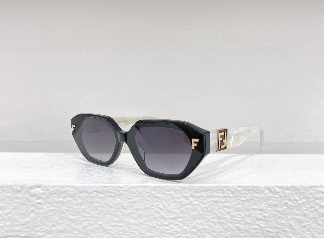 Fendi 芬迪墨镜
