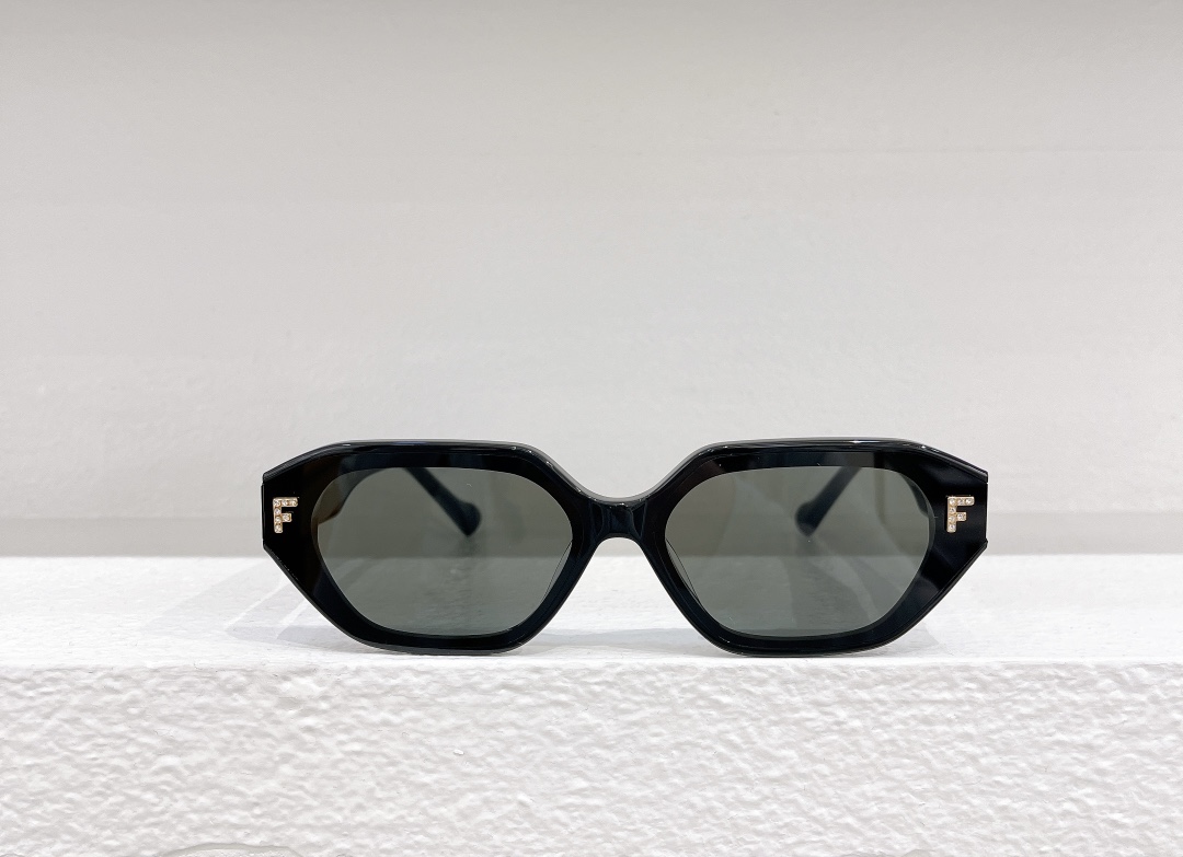 Fendi 芬迪墨镜