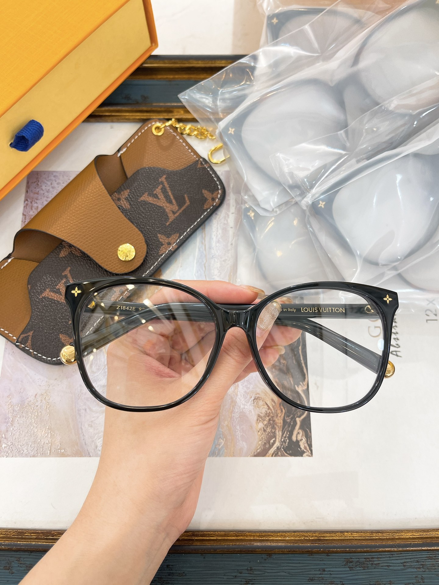 Louis Vuitton LOUIS VUITTON可配近视镜片，Z1874E