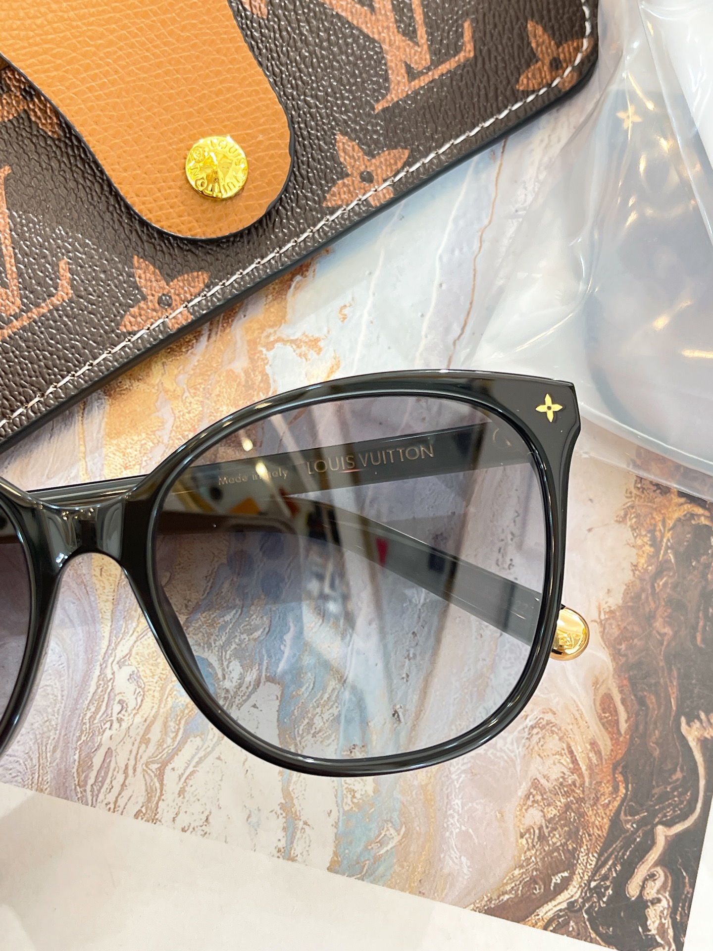 Louis Vuitton LOUIS VUITTON太阳眼镜