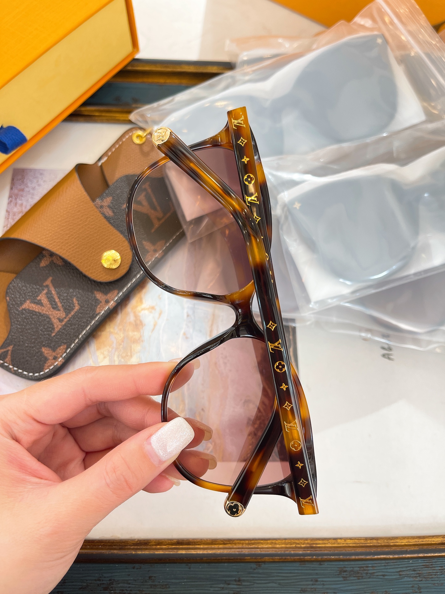 Louis Vuitton LOUIS VUITTON太阳眼镜