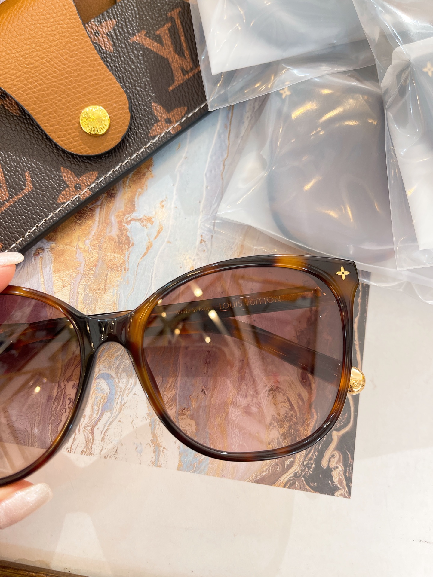 Louis Vuitton LOUIS VUITTON太阳眼镜