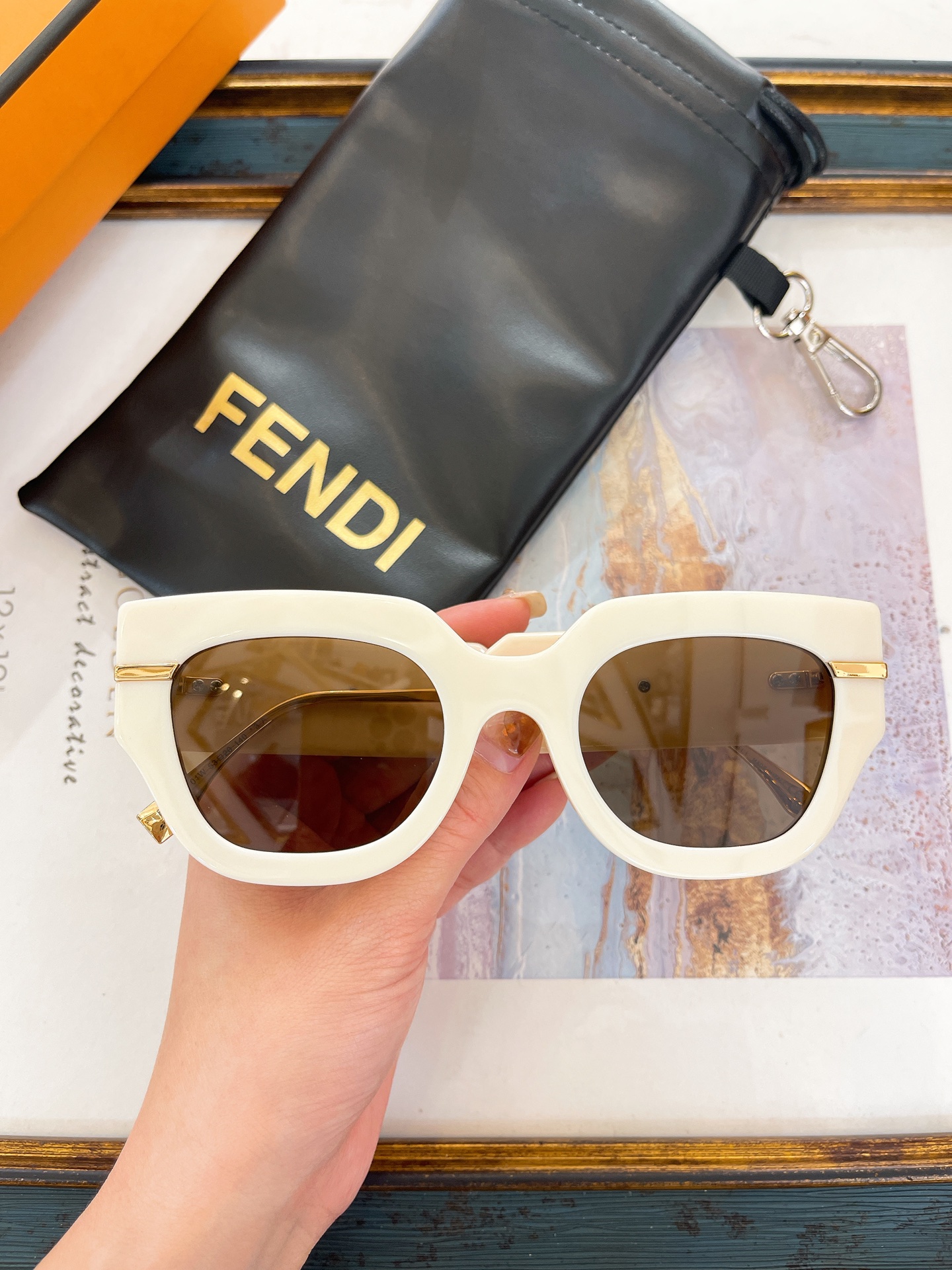 Fendi 芬迪墨镜