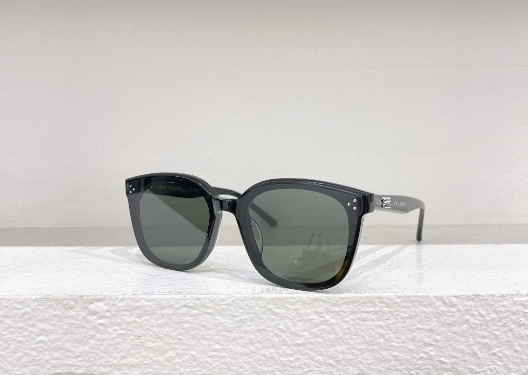 Gentle Monster GENTLE MONSTER太阳眼镜 MODEL：BY