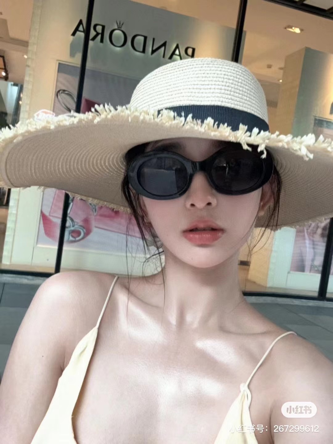 The hot sunglasses of the Queen’s resort - 图片 3