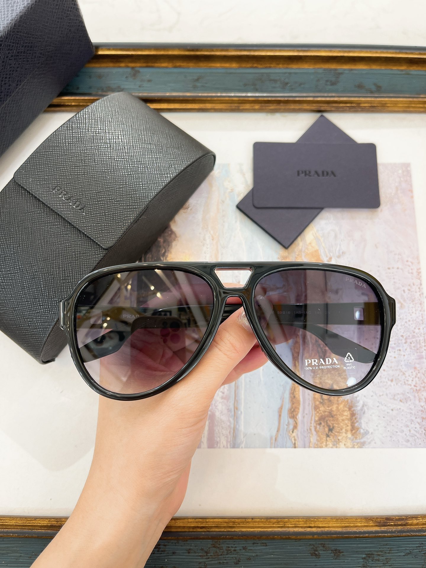 Prada 普拉达墨镜
