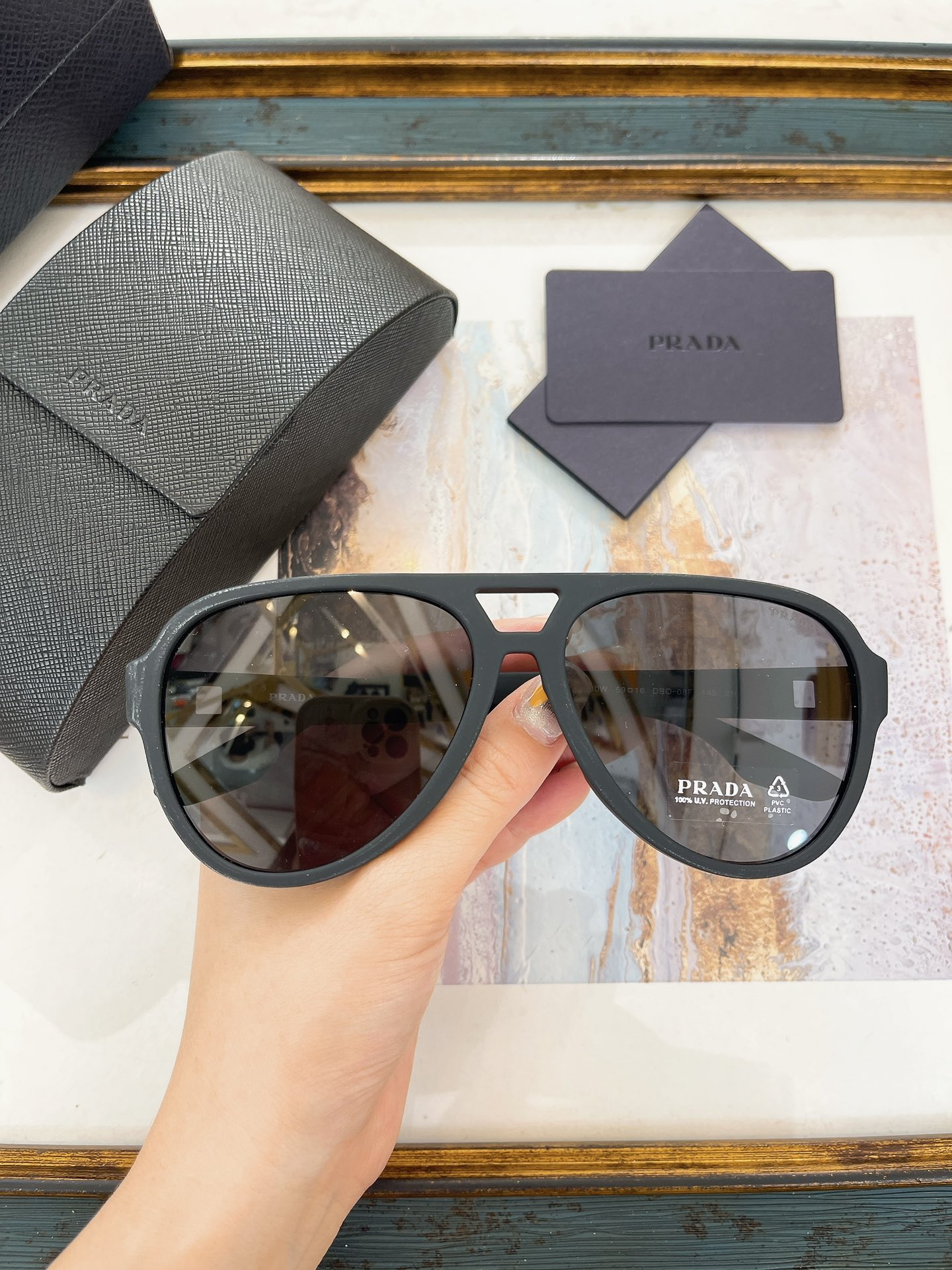 Prada 普拉达墨镜