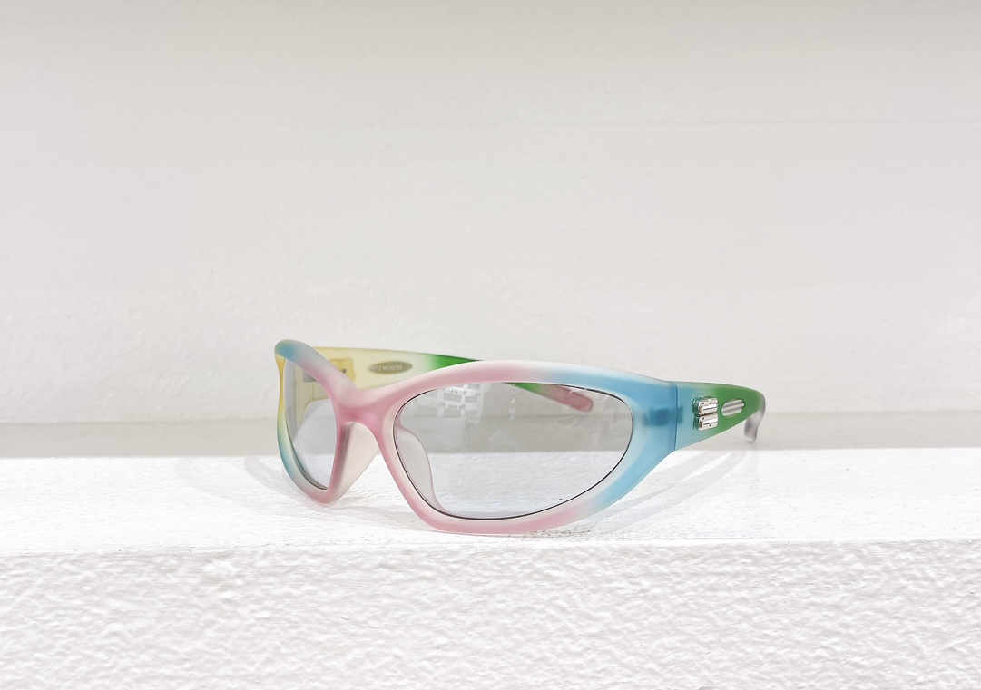 Gentle Monster GENTLE MONSTER太阳眼镜 MODEL:PANNA COTTA