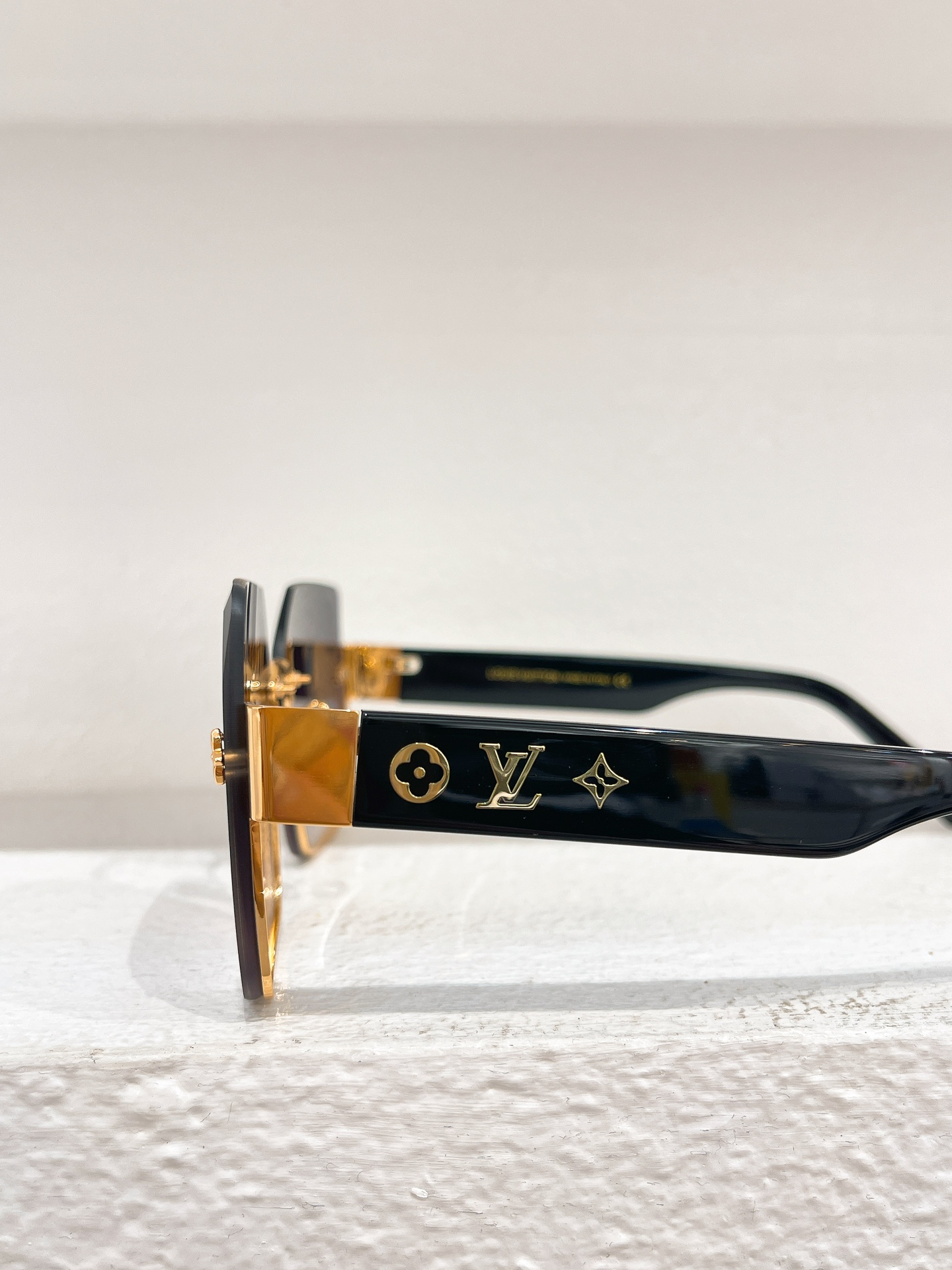 Louis Vuitton LOUIS VUITTON太阳眼镜