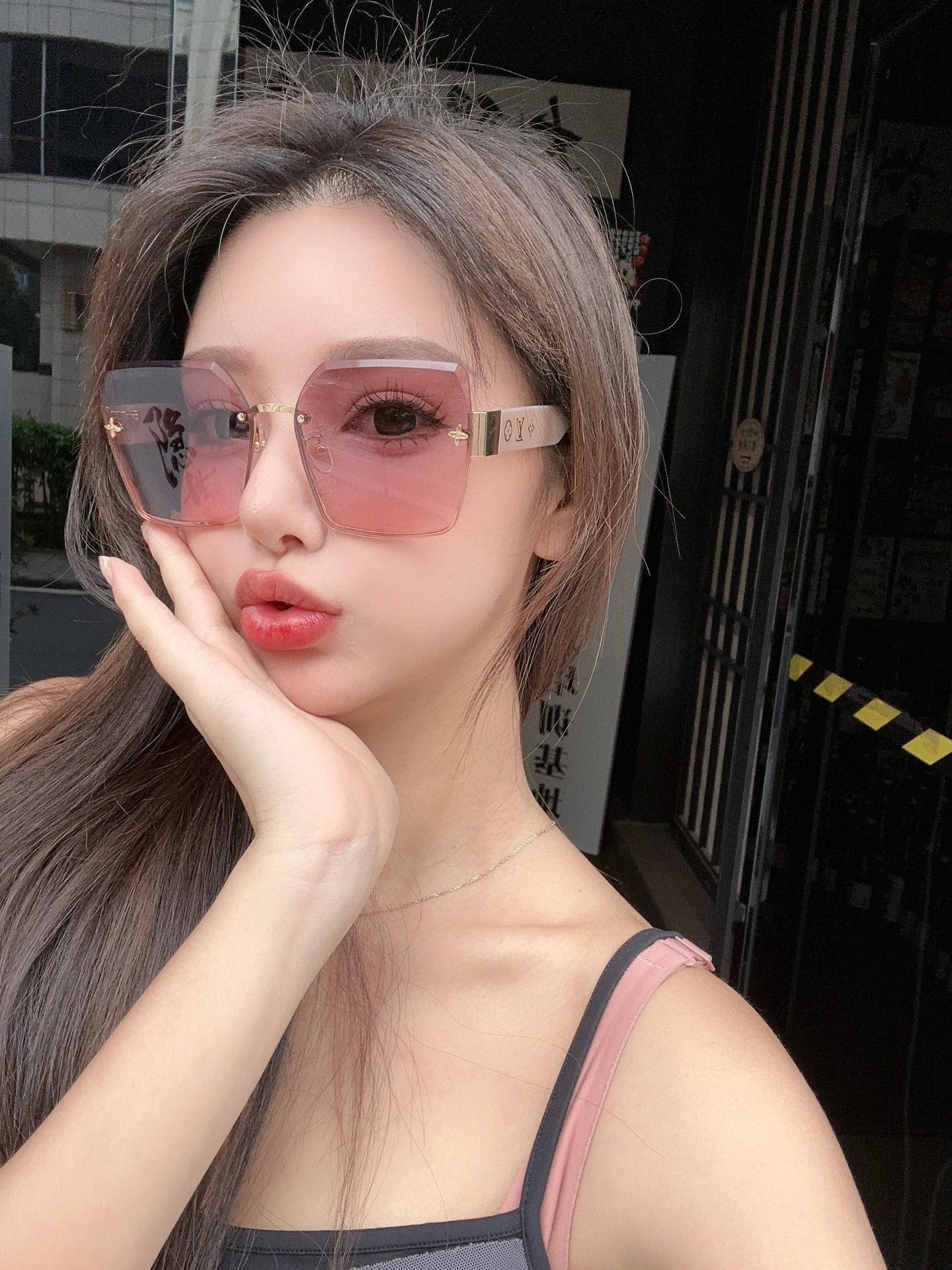 Louis Vuitton LOUIS VUITTON太阳眼镜