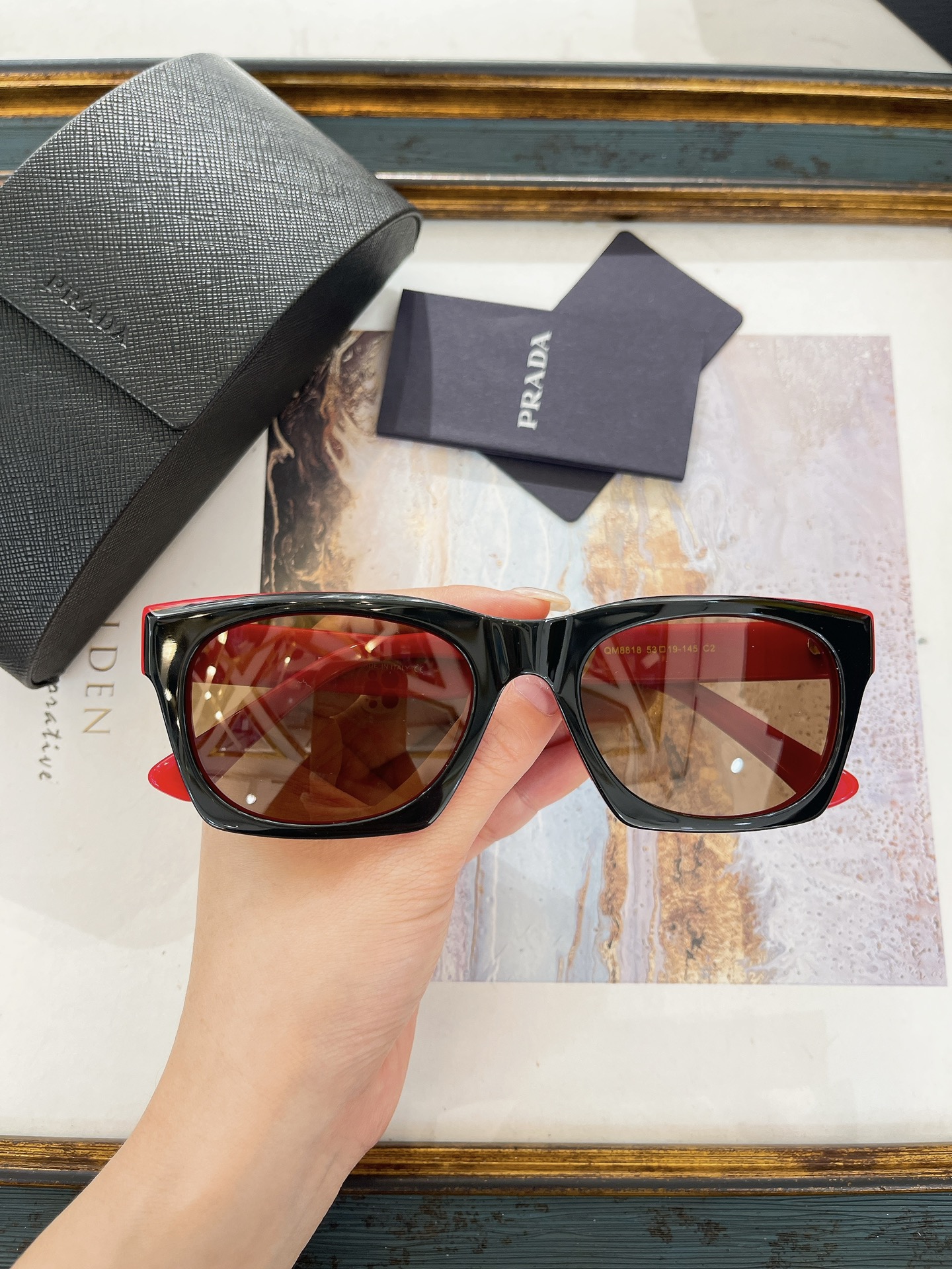 Prada 普拉达墨镜