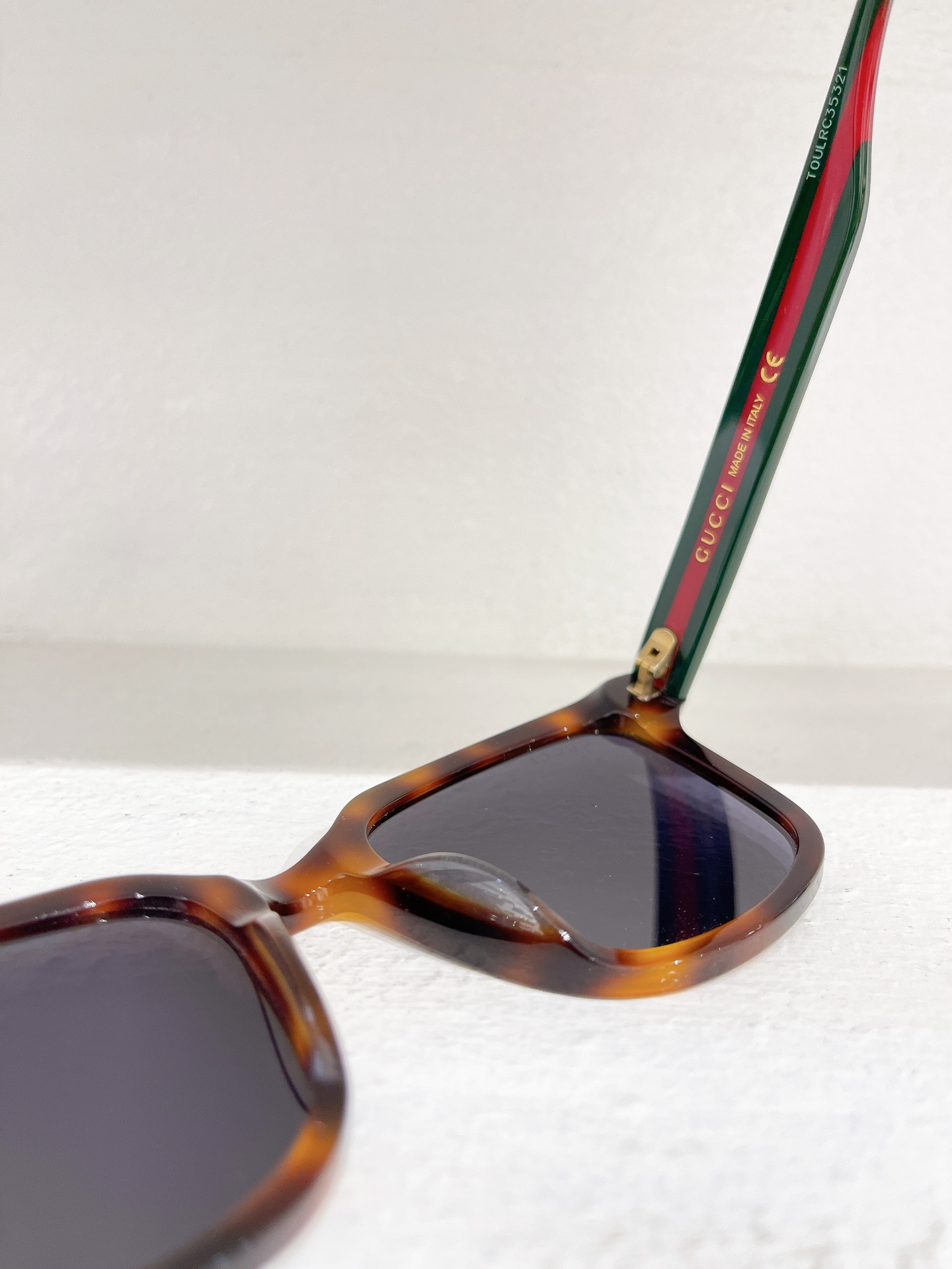 Gucci 古驰墨镜