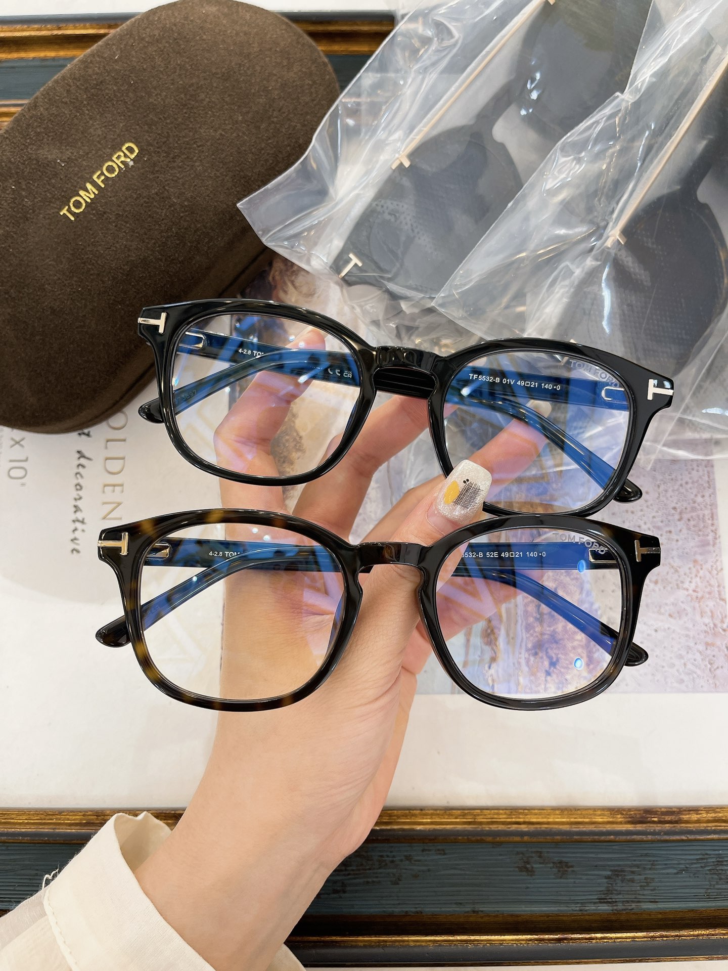 TOM FOR*💫💫💫MODEL：TF5532-B💫💫💫SIZE：49口21-140💫💫💫配送挂片~~