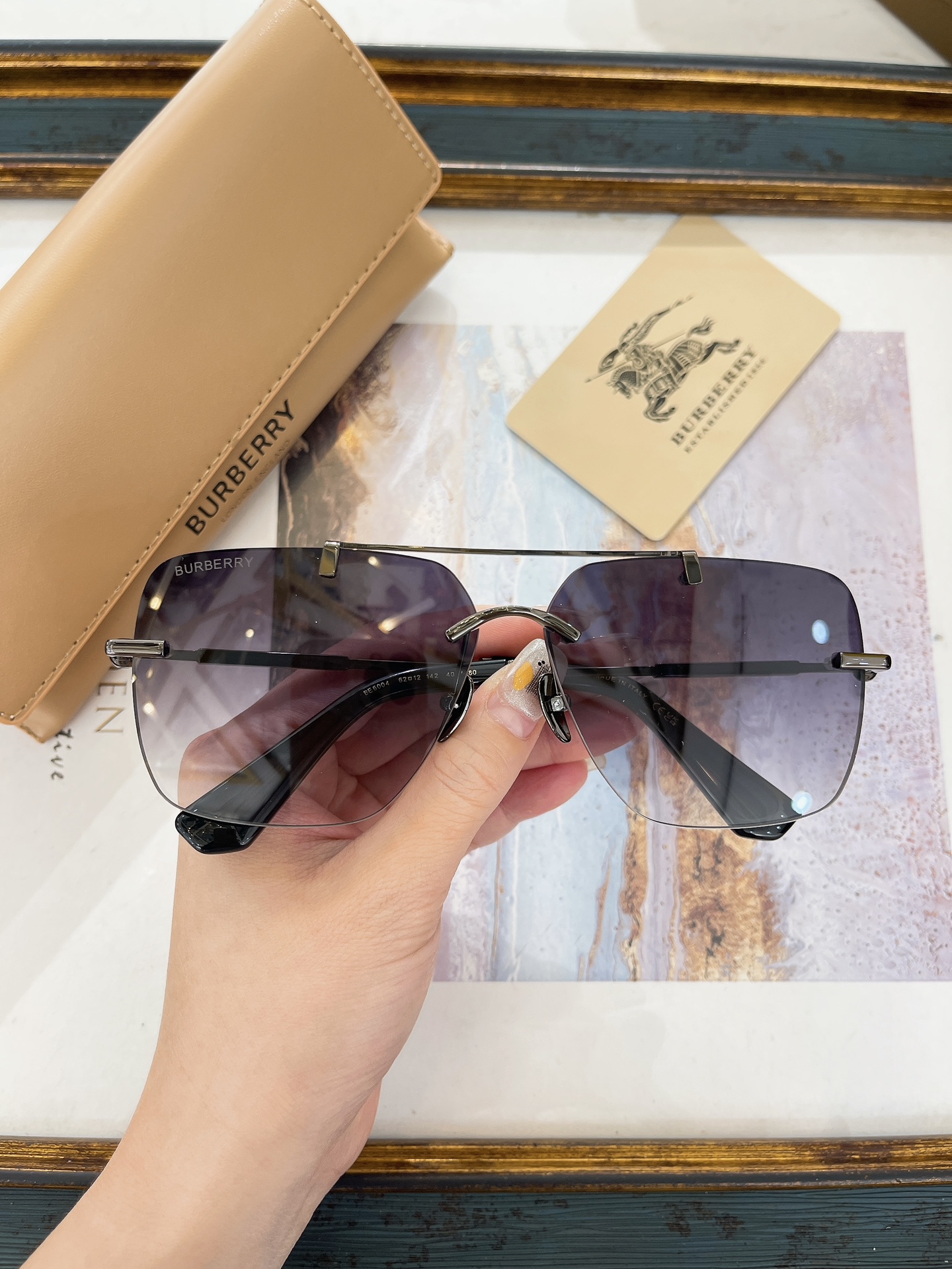 Burberry 巴宝莉墨镜