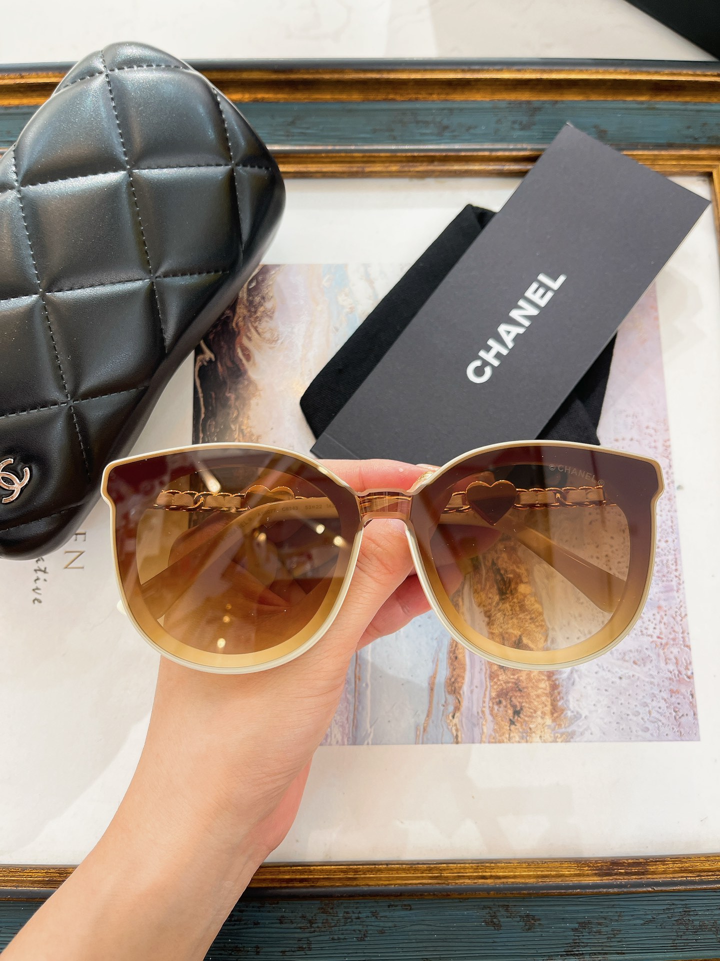 Chanel 香奈儿墨镜