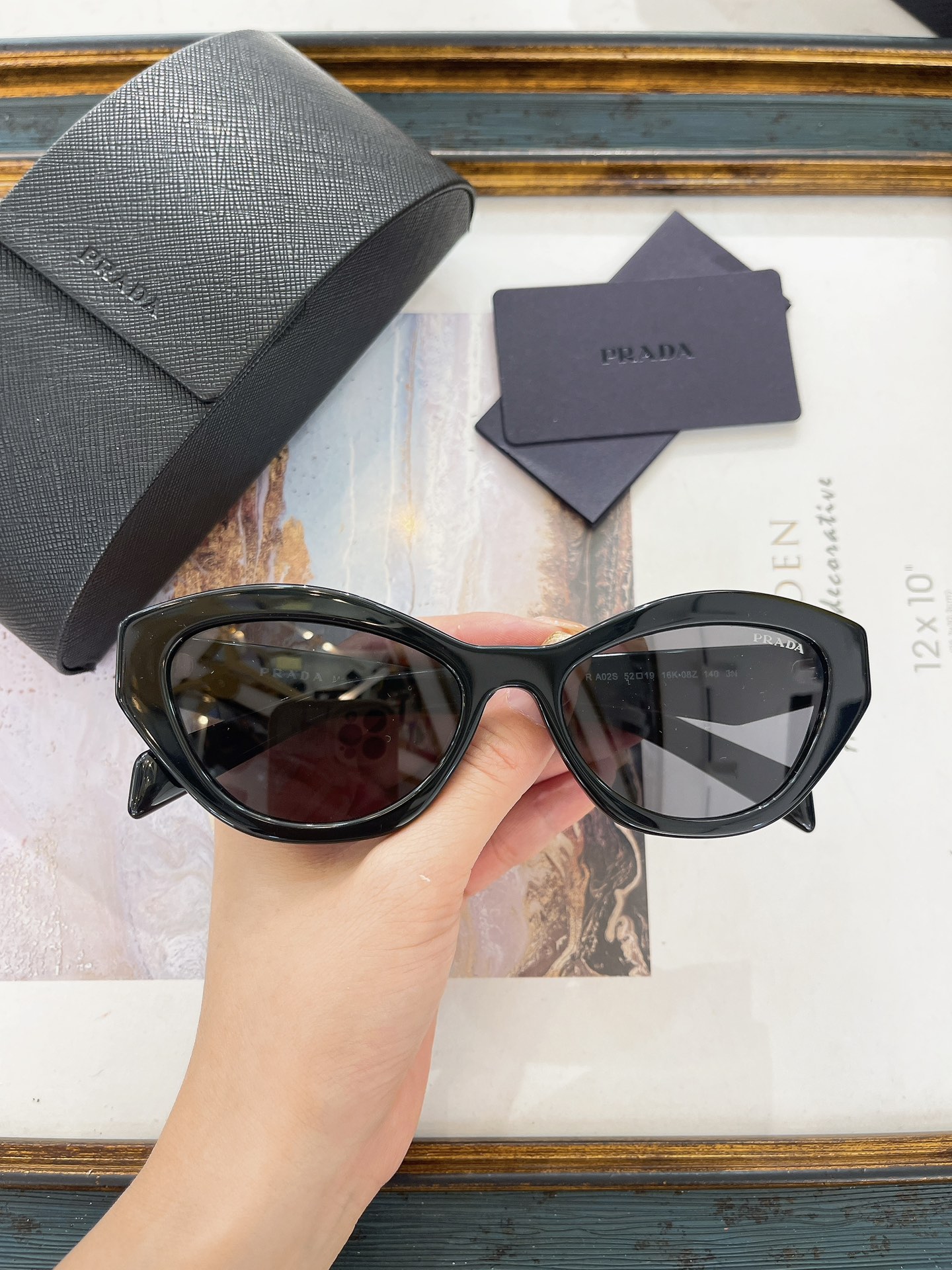 Prada 普拉达墨镜
