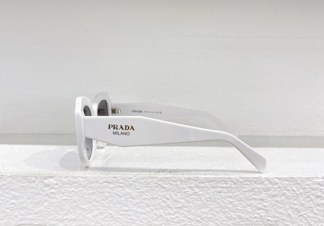 Prada 普拉达墨镜