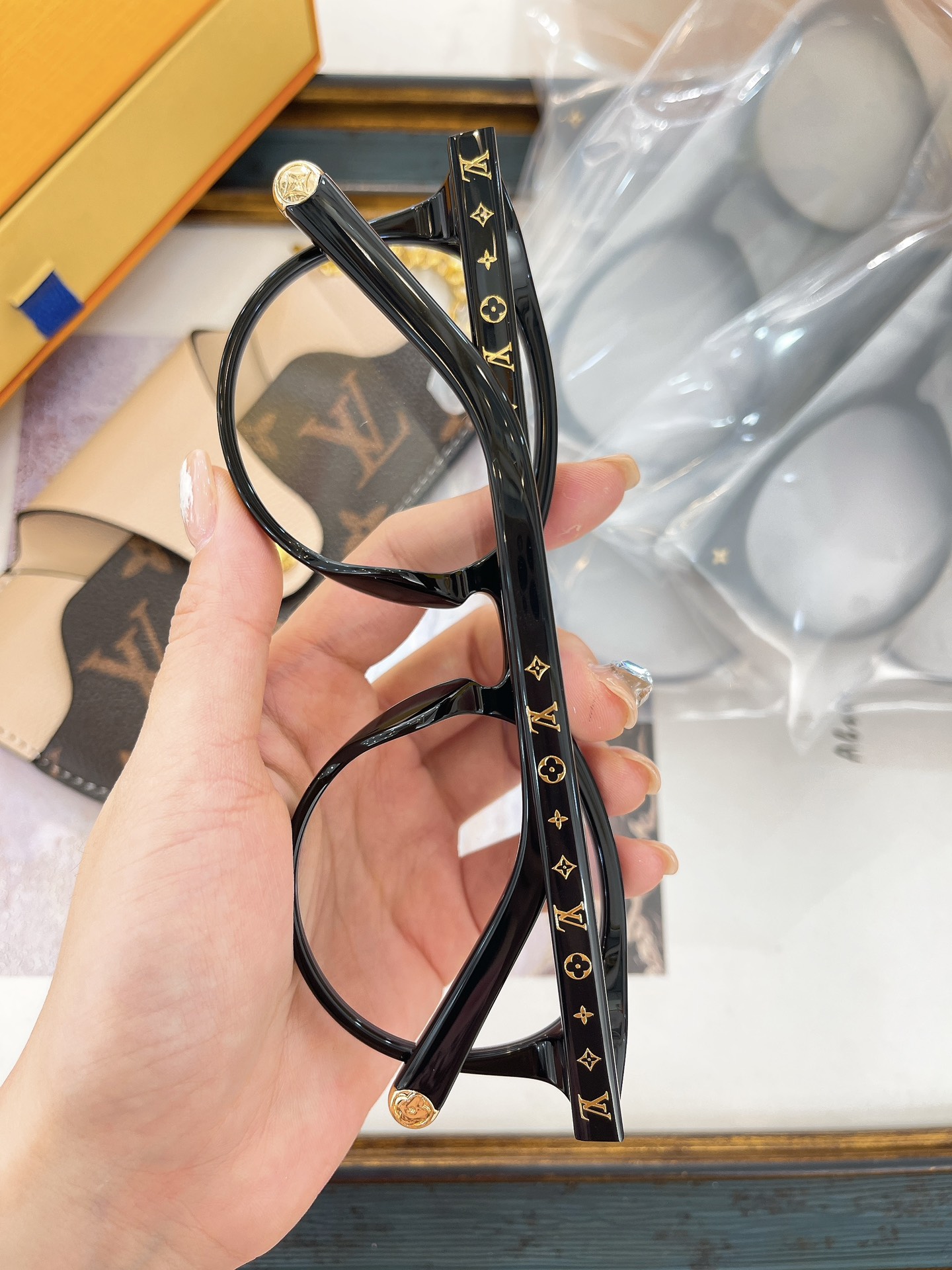 LOUIS VUITTO*✨✨✨MODEL：Z2002E✨✨✨ SIZE：54口21-145✨✨✨高版