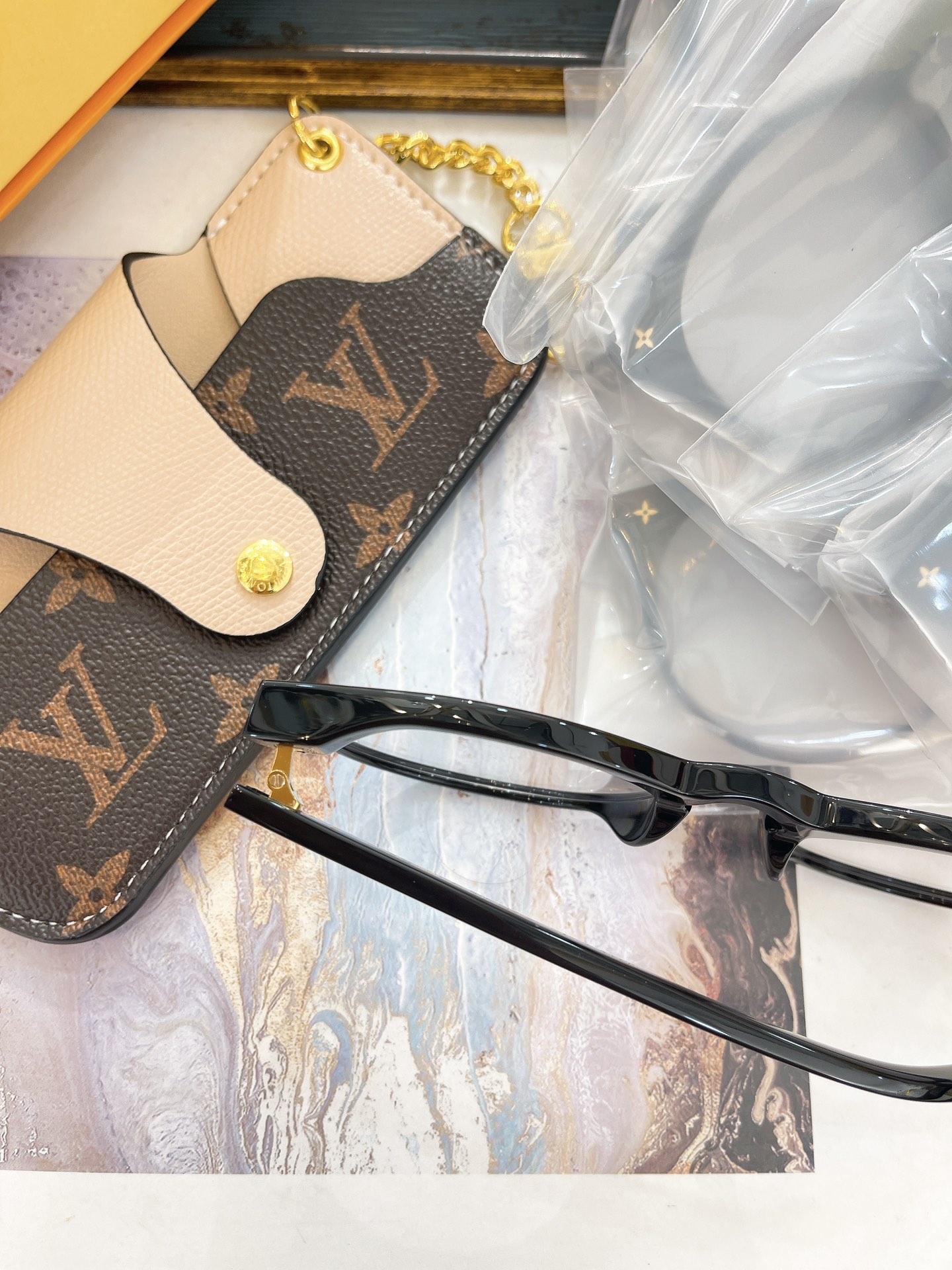  LOUIS VUITTO*✨✨✨MODEL：Z2002E✨✨✨ SIZE：54口21-145✨✨✨高版