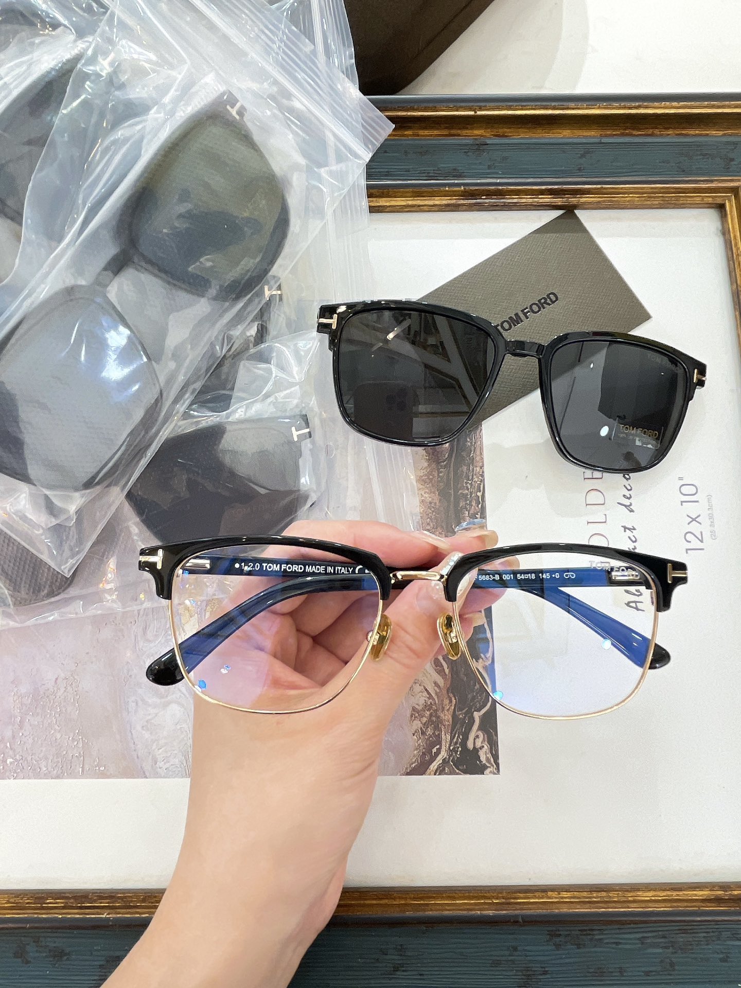 TOM FOR*💫💫💫MODEL：TF5683-B💫💫💫SIZE：54口18-145💫💫💫配送挂片~~