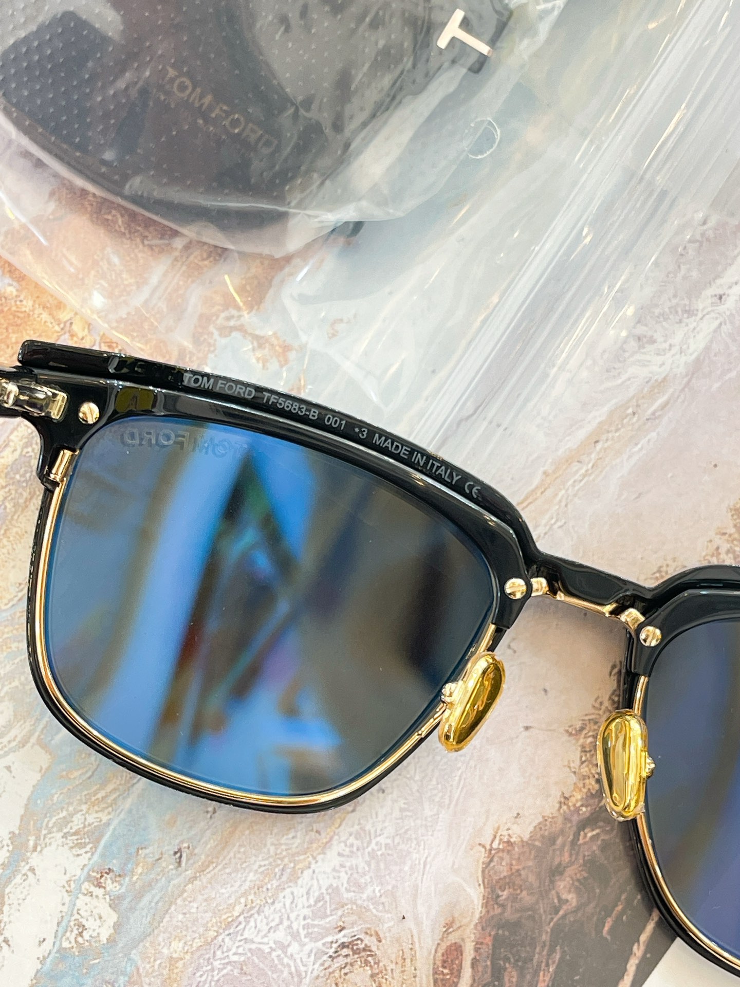 TOM FOR*💫💫💫MODEL：TF5683-B💫💫💫SIZE：54口18-145💫💫💫配送挂片~~
