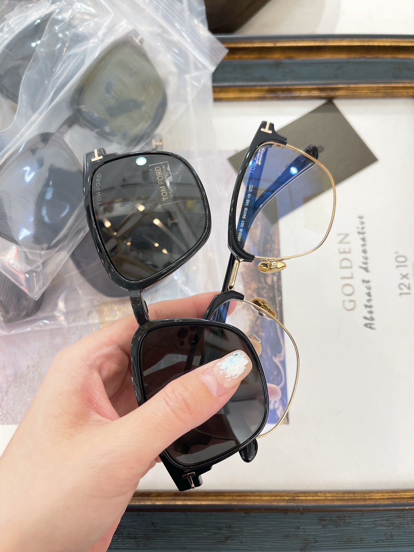TOM FOR*💫💫💫MODEL：TF5683-B💫💫💫SIZE：54口18-145💫💫💫配送挂片~~