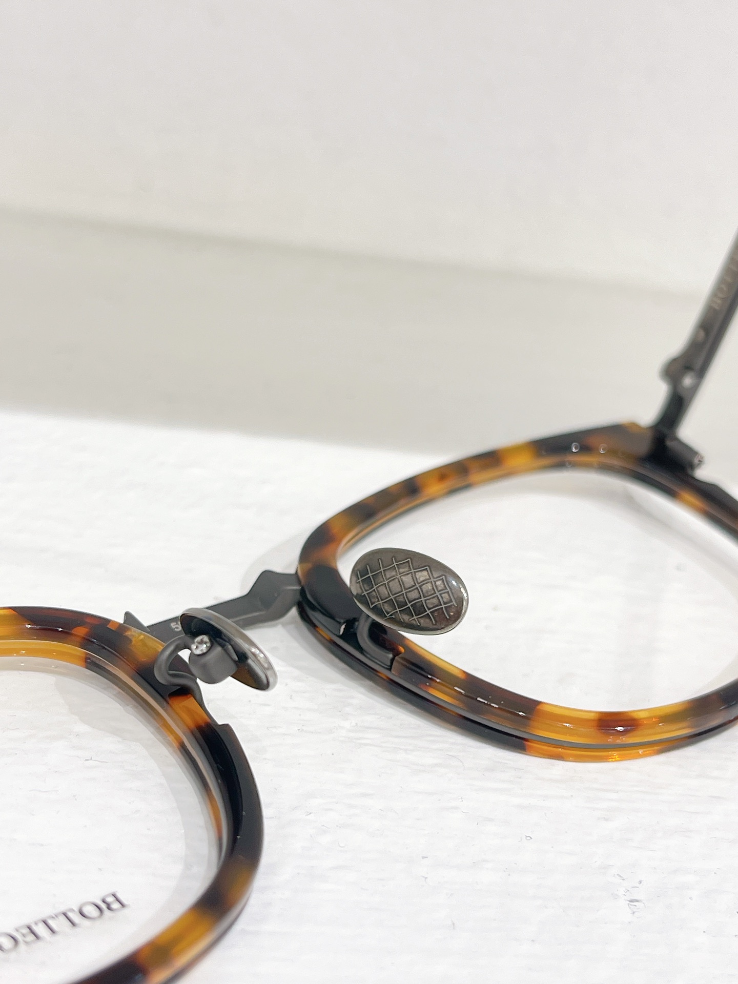 BOTTEGA VENET*🌟🌟🌟MODEL：BV0111O🌟🌟🌟SIZE：50口23-145🌟🌟🌟钛～